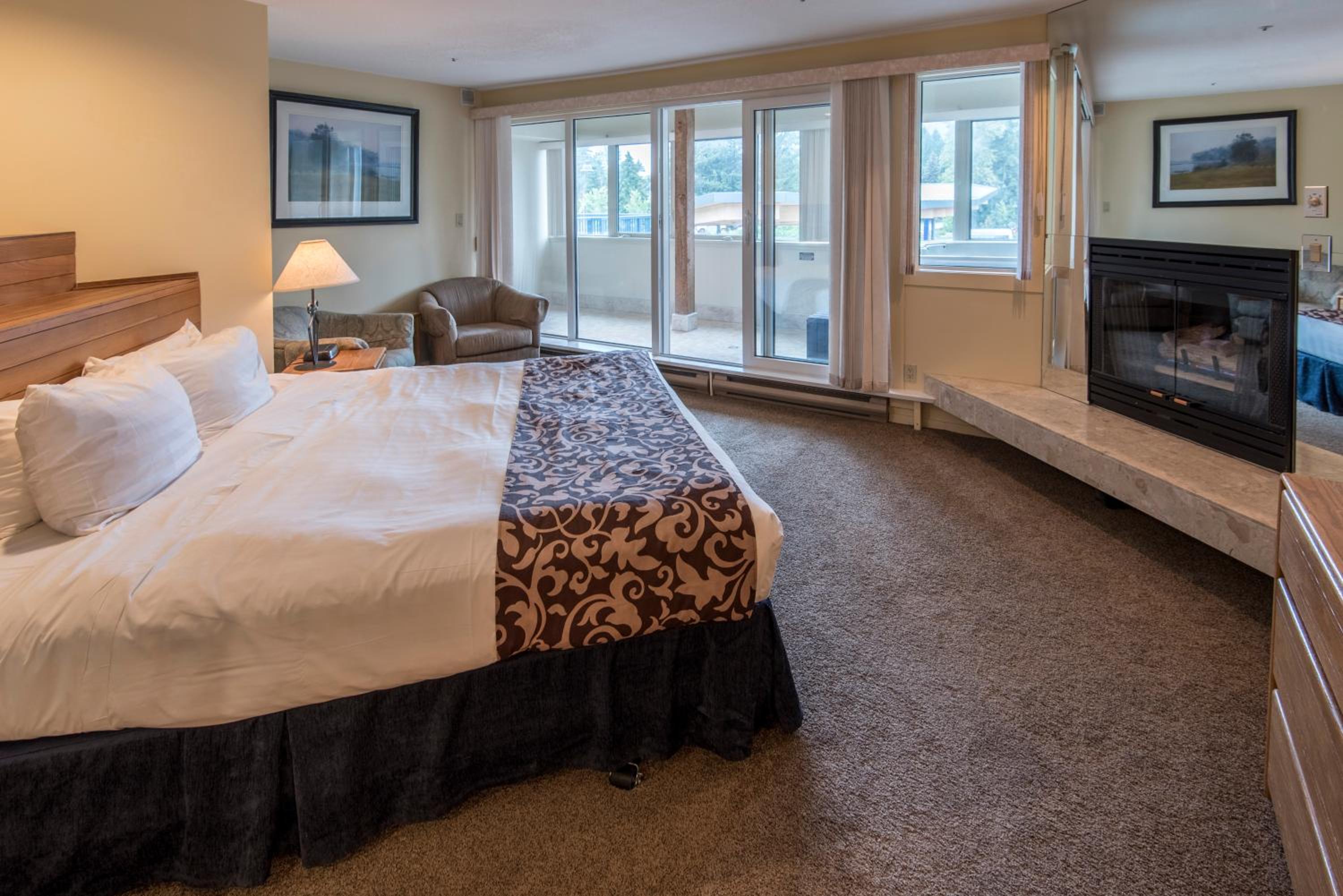 Condo, 1 Bedroom + Loft, Private Hot Tub (Unit 203)