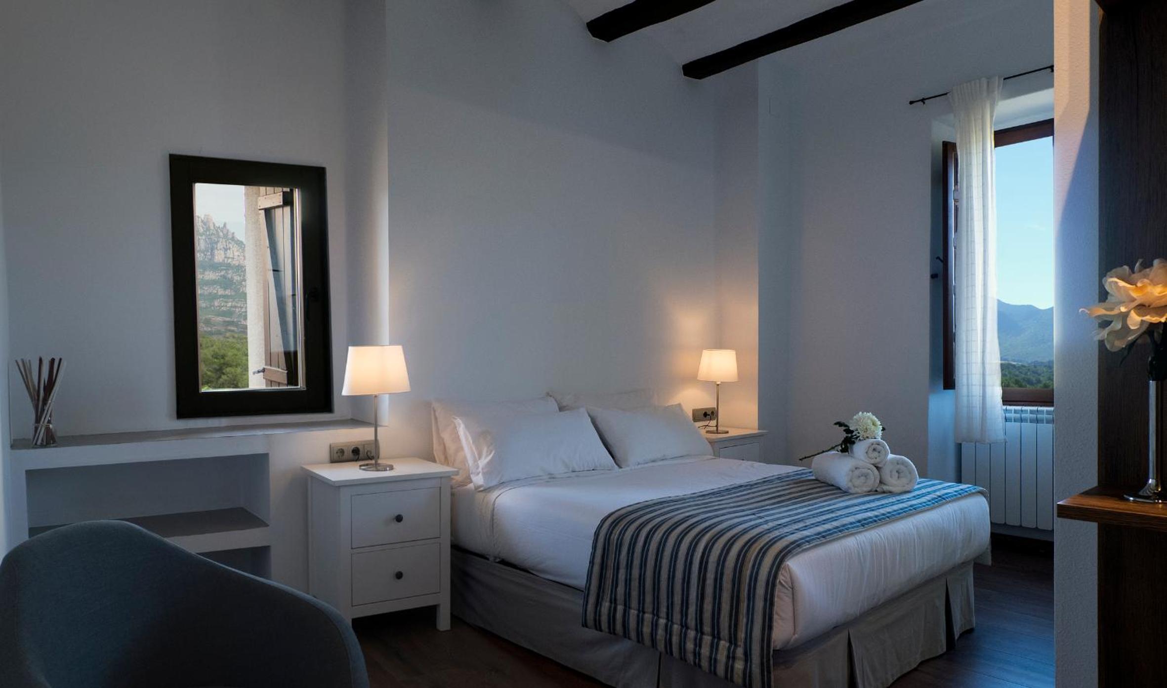 Deluxe Double Room with Shower - Photo 7