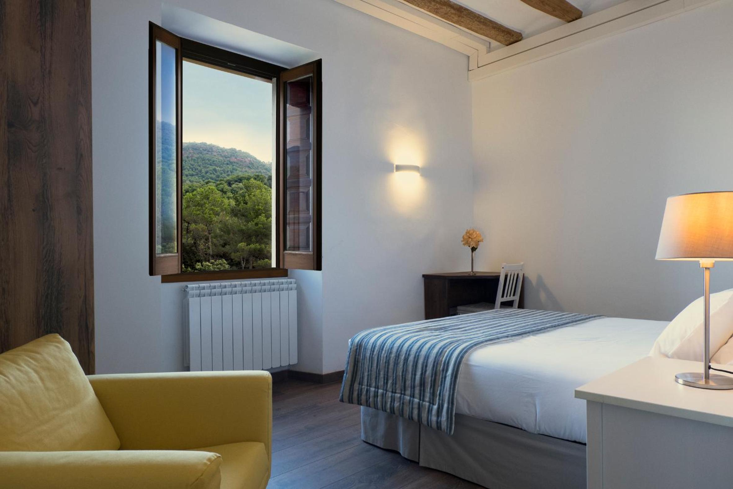 Deluxe Double Room with Shower - Photo 1