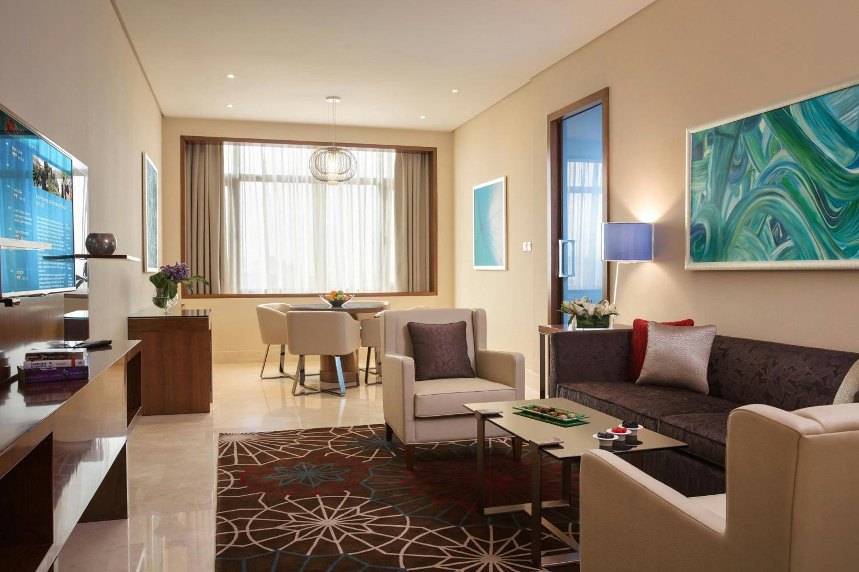 One-Bedroom Executive King Suite with Club Lounge Access
