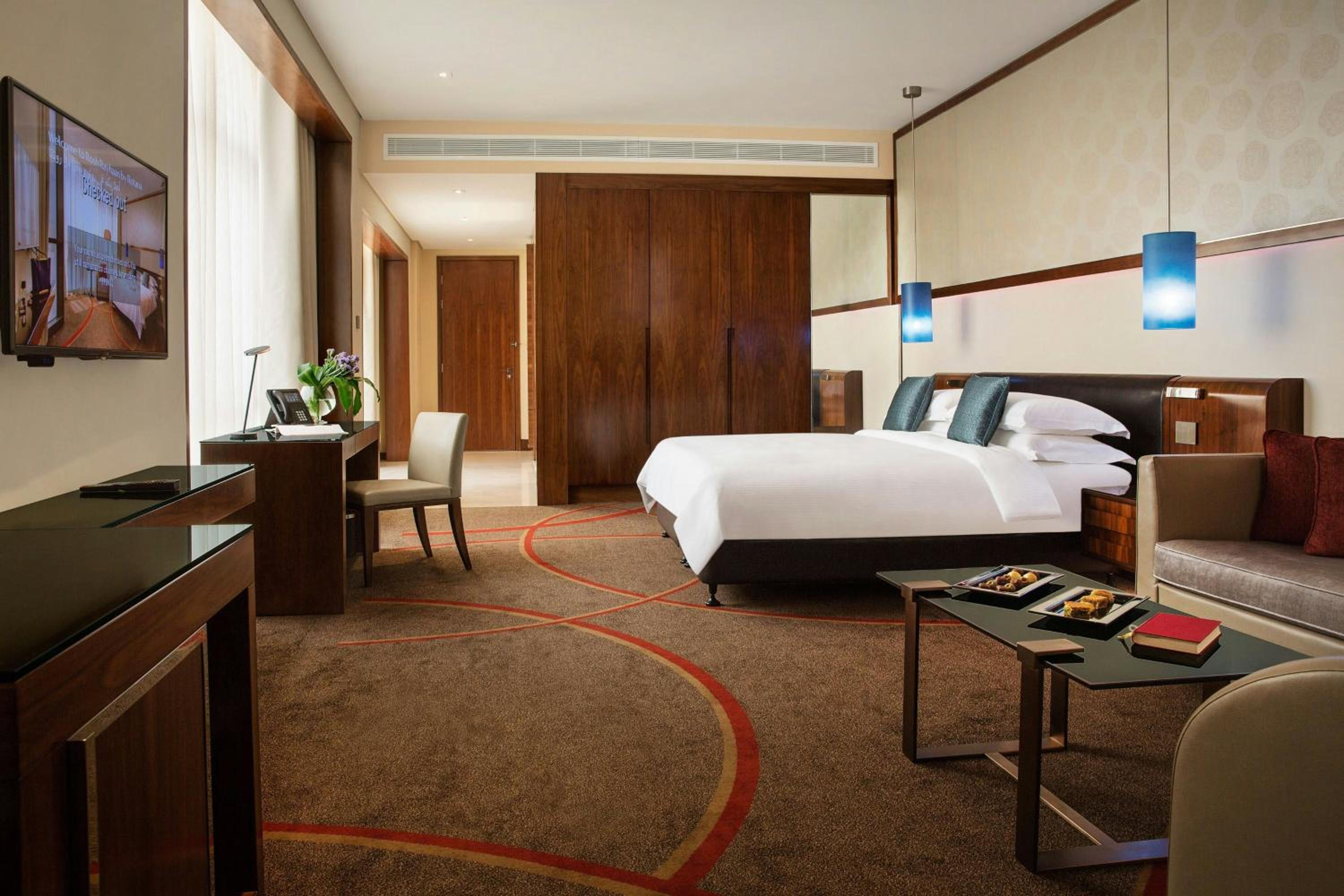 Spacious Twin Room with City View