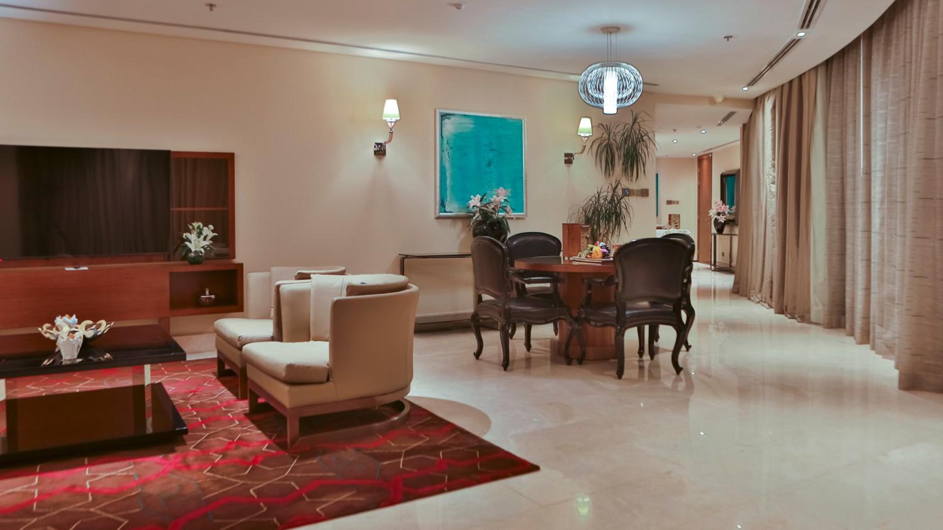 One-Bedroom Presidential King Suite - Club Lounge Access