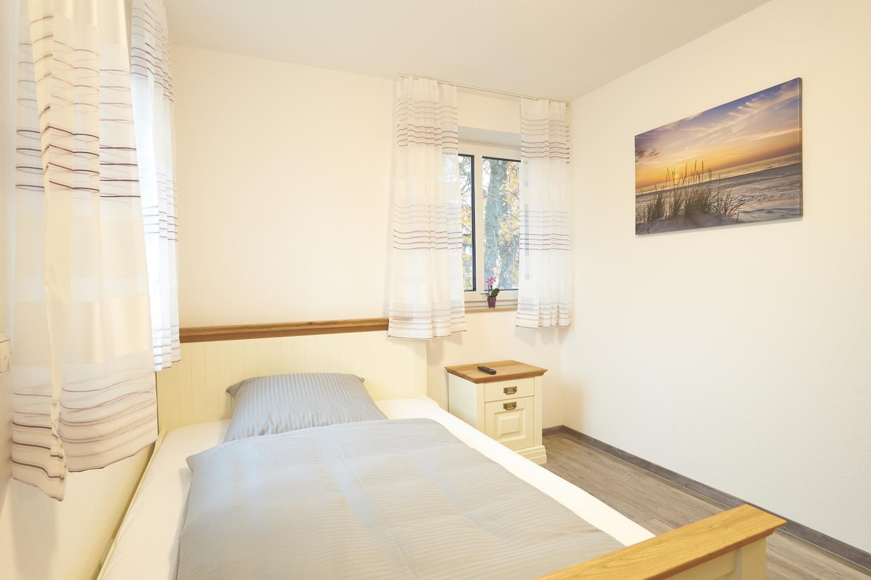 Large Single Room photo 1