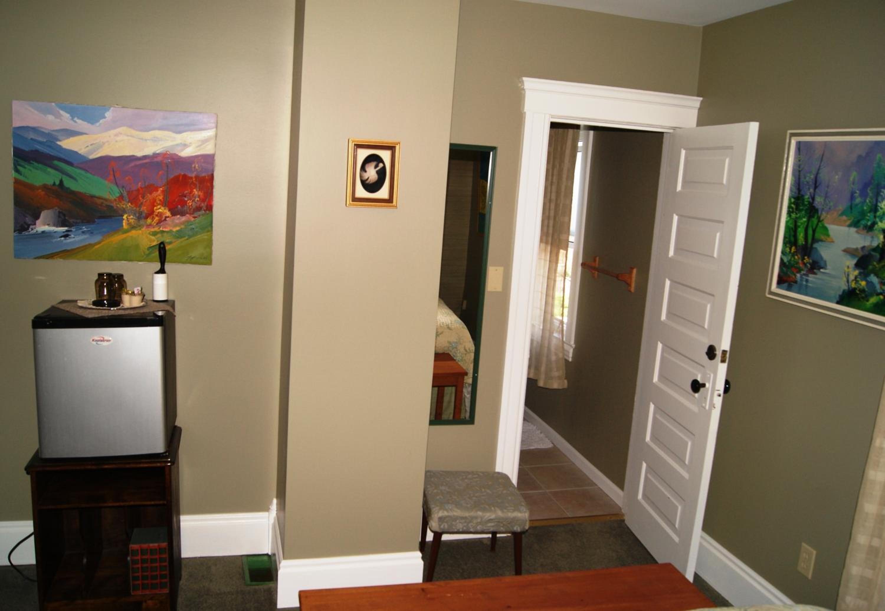 Queen Room photo 3