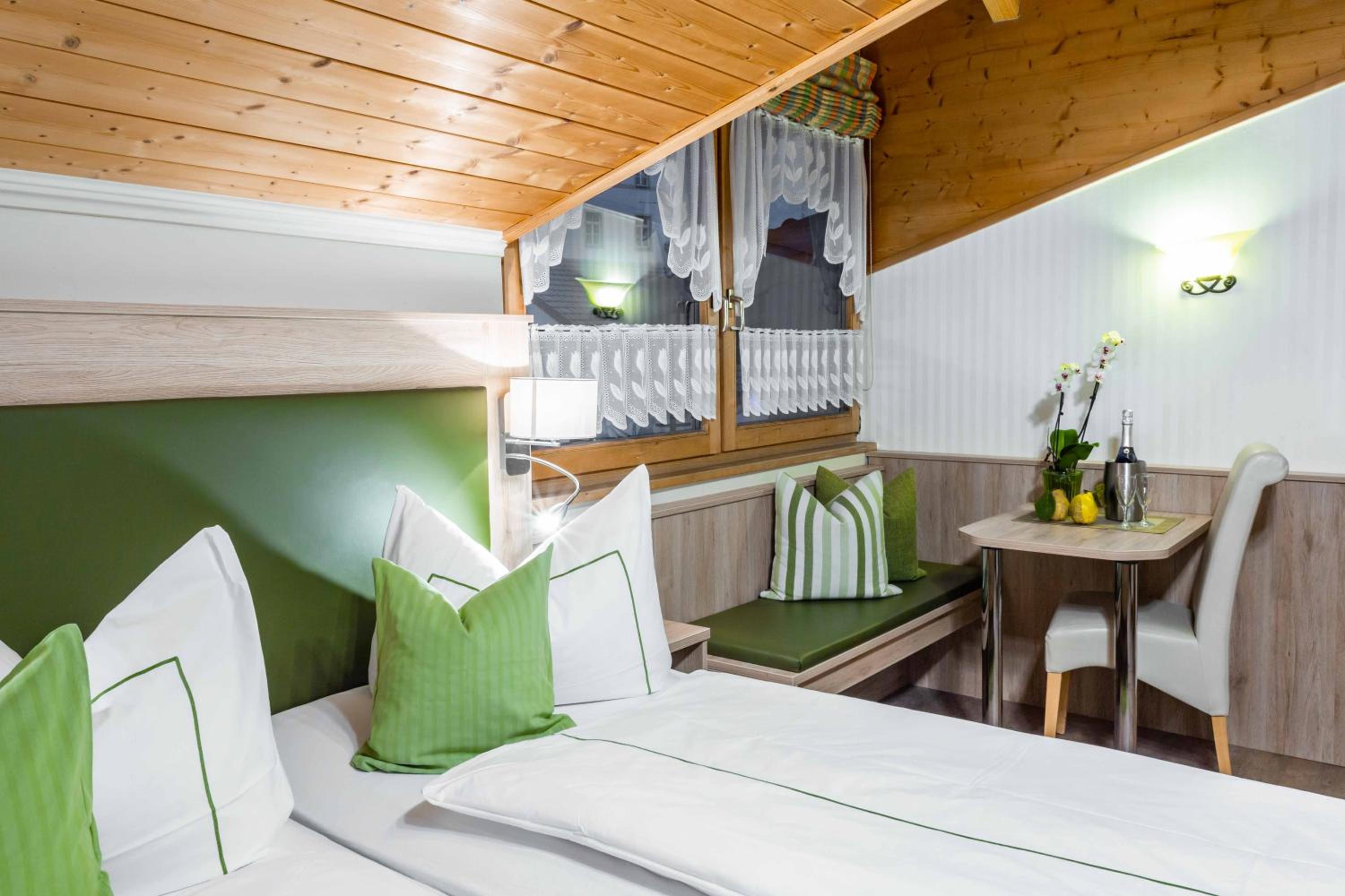 Premium Double or Twin Room photo 3