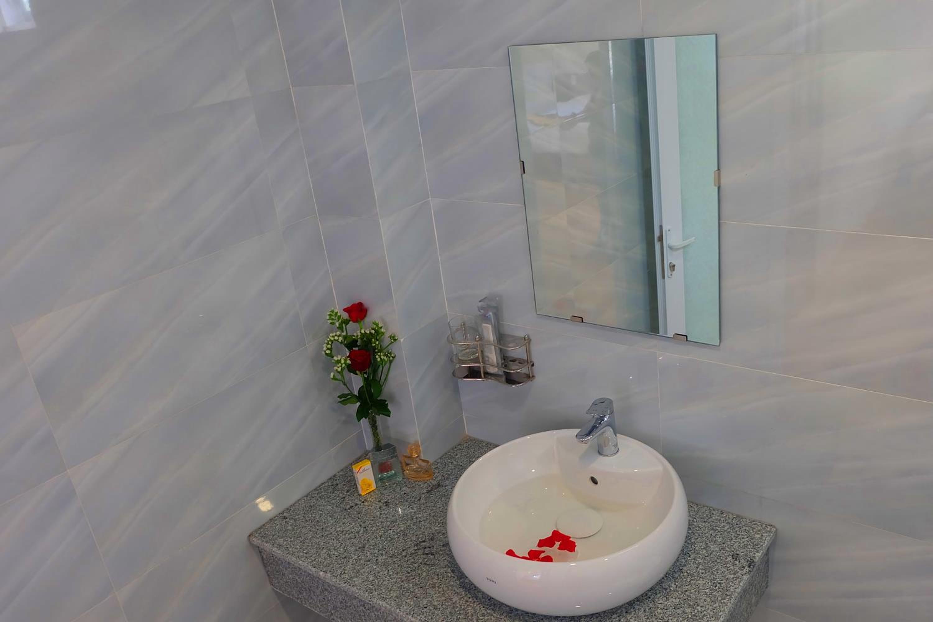 Family Room with Bath - Photo 2