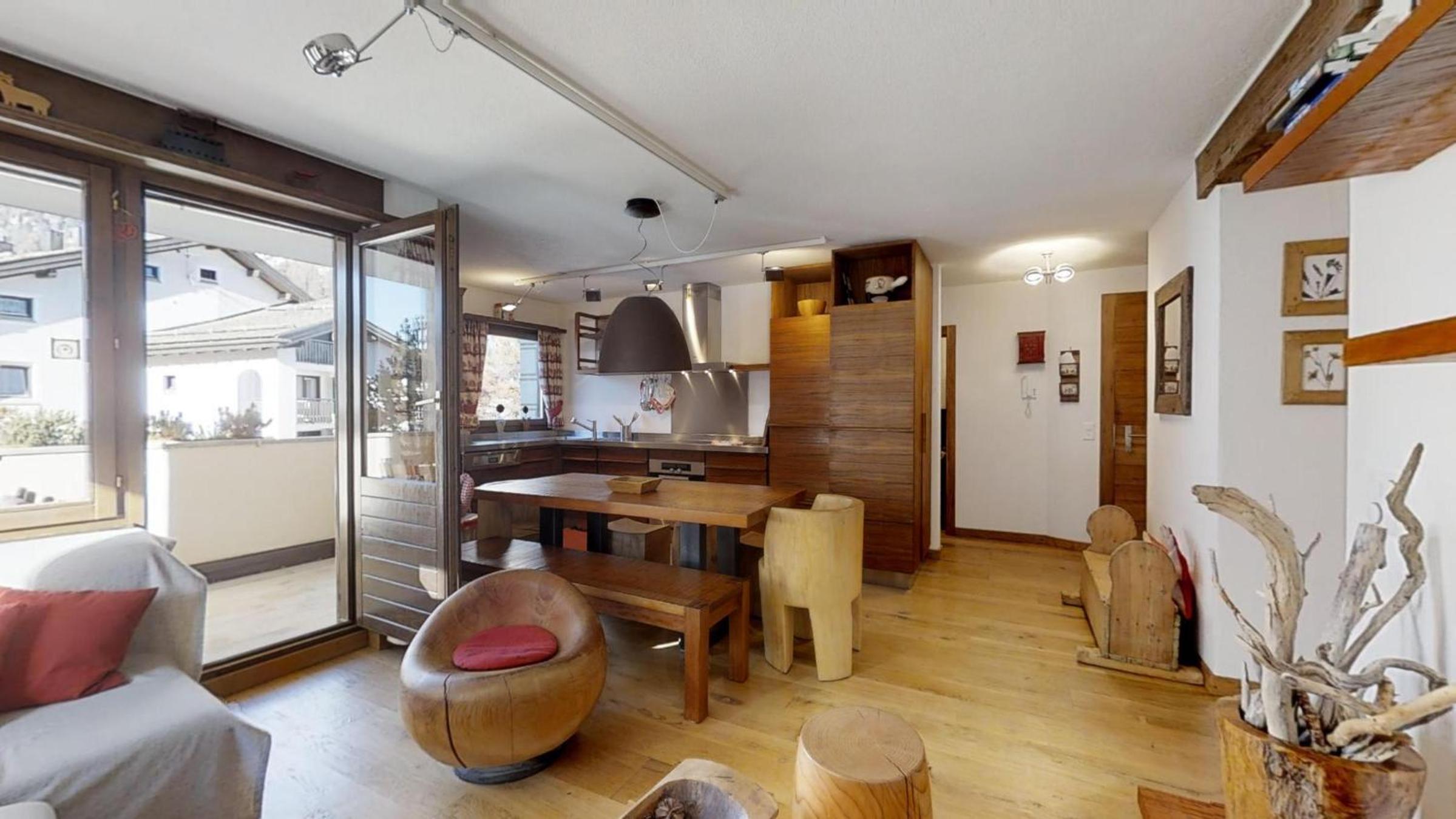Apartment with Mountain View photo 2