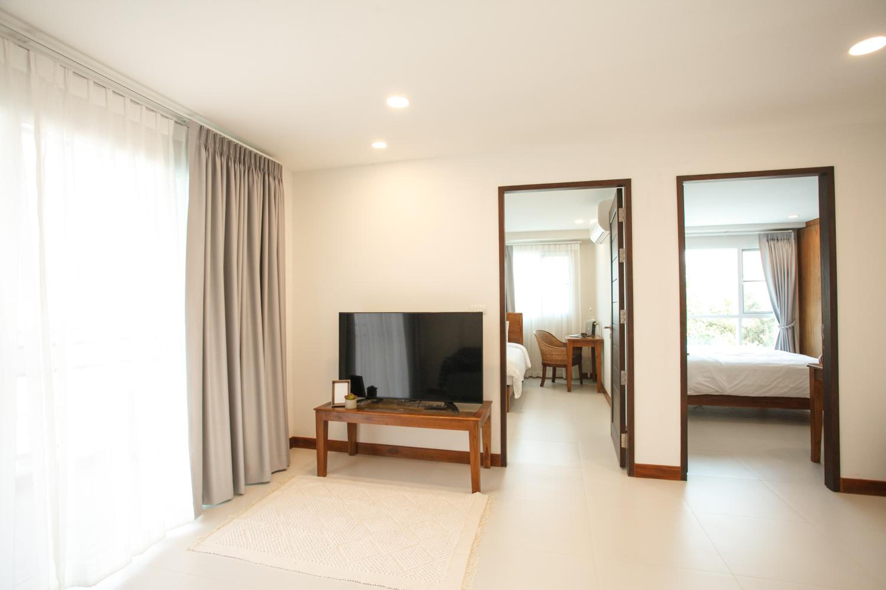 Two-Bedroom Suite - Photo 9