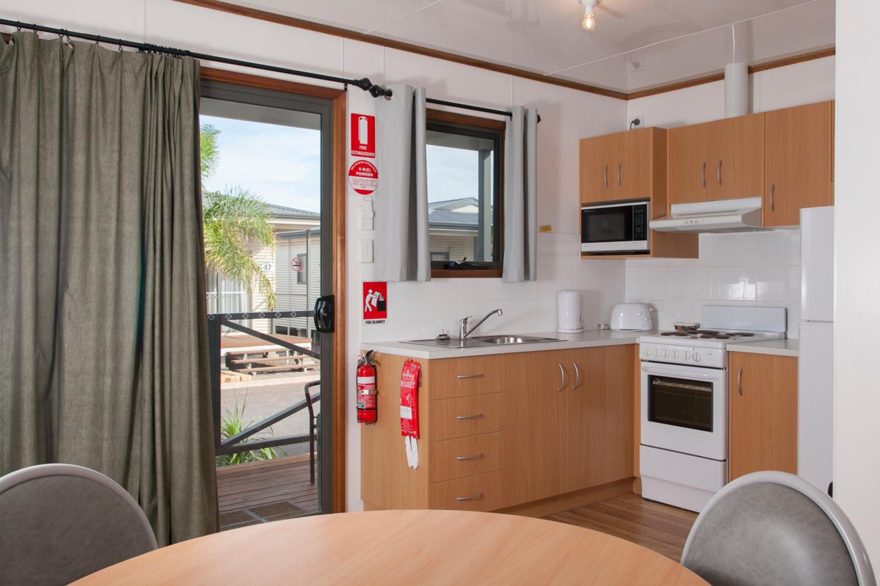 One-Bedroom Cabin photo 3