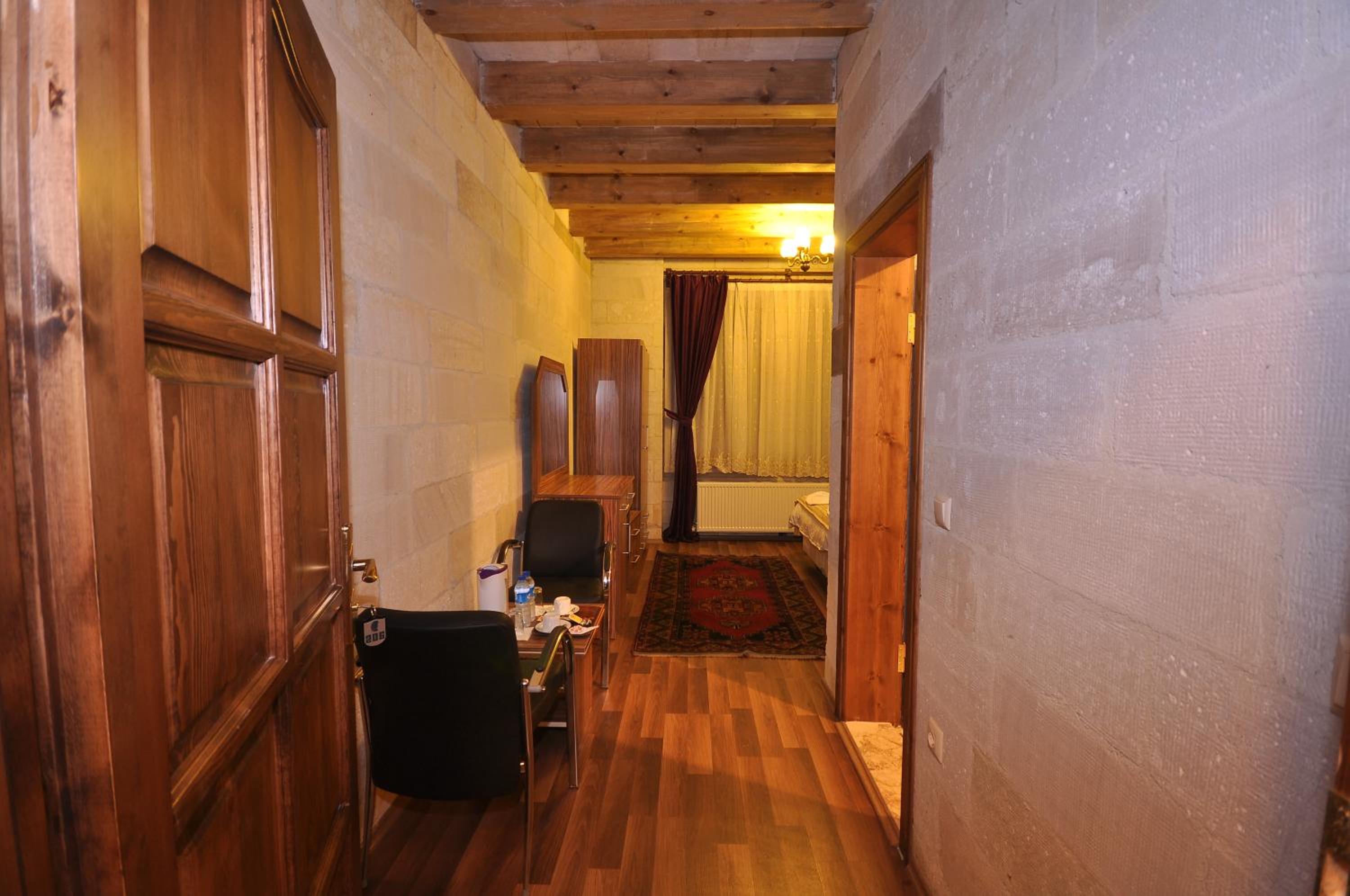Standard Double Room photo 3