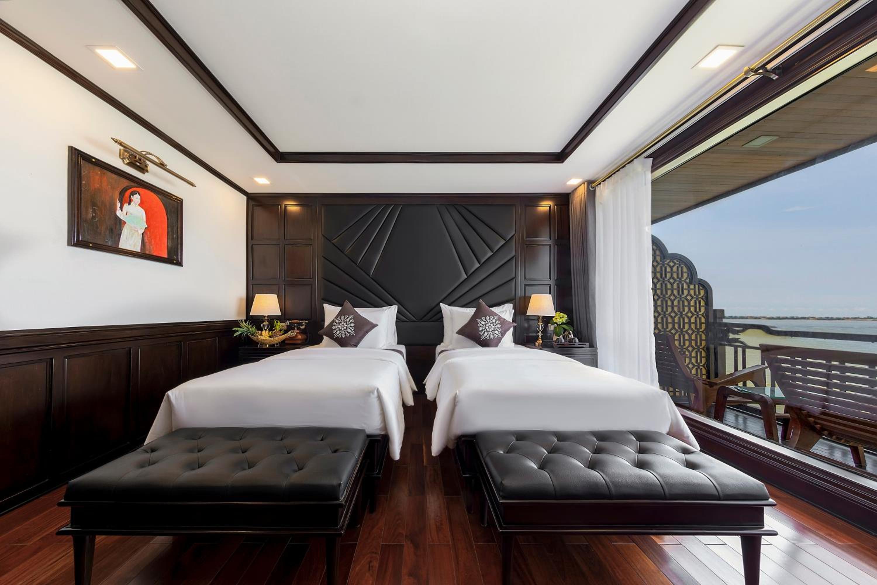 Princess Suite Private Balcony Free Whirlpool Bath - 3 Days 2 Nights photo 2