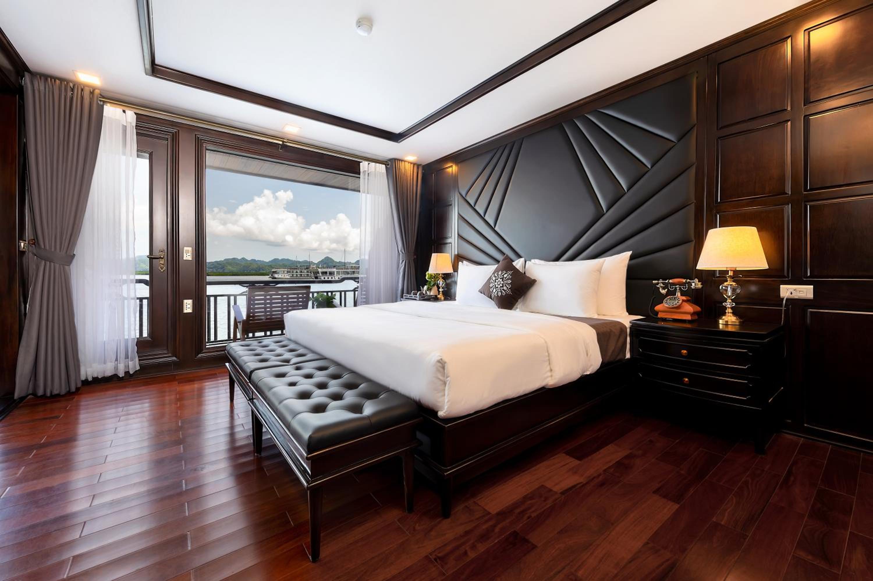 Princess Suite Private Balcony Free Whirlpool Bath - 3 Days 2 Nights photo 1