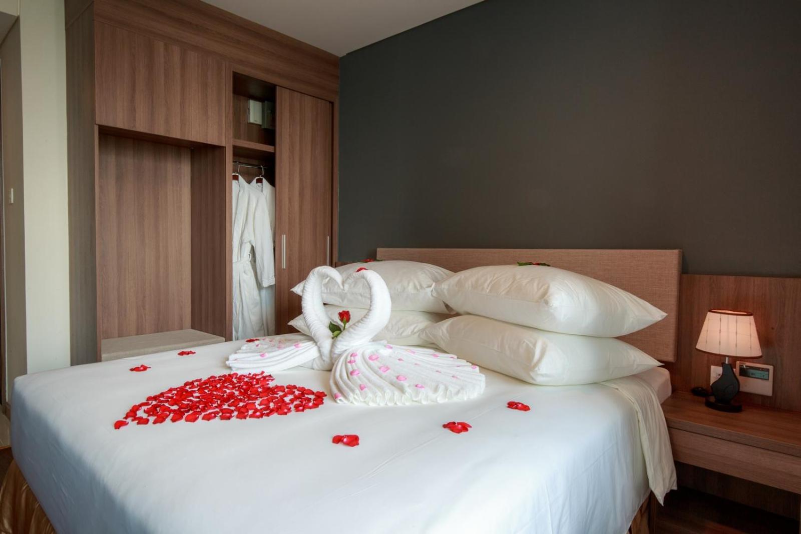 Standard Double Room with no Window - Photo 4