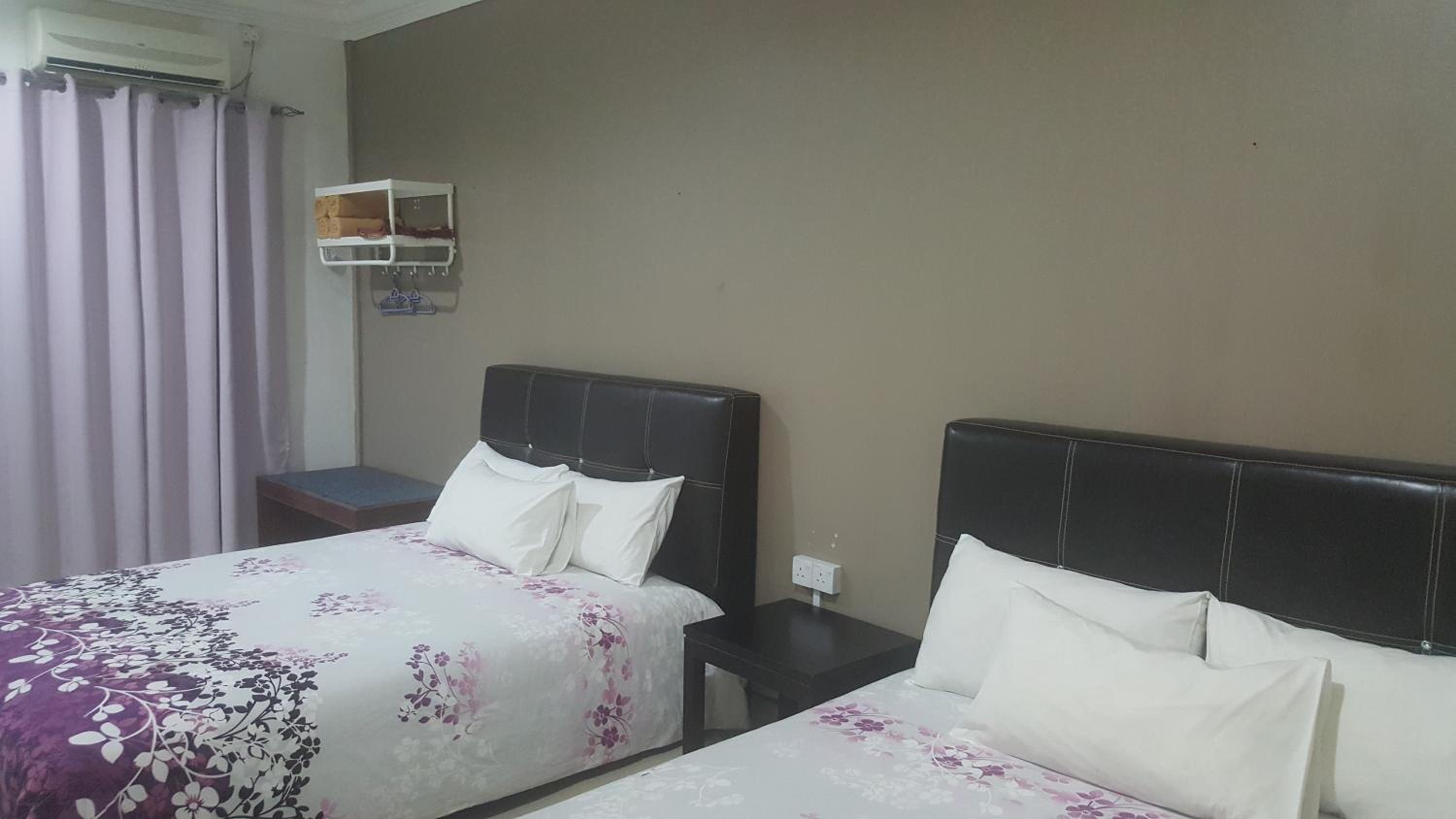 Standard Family Room - Photo 4