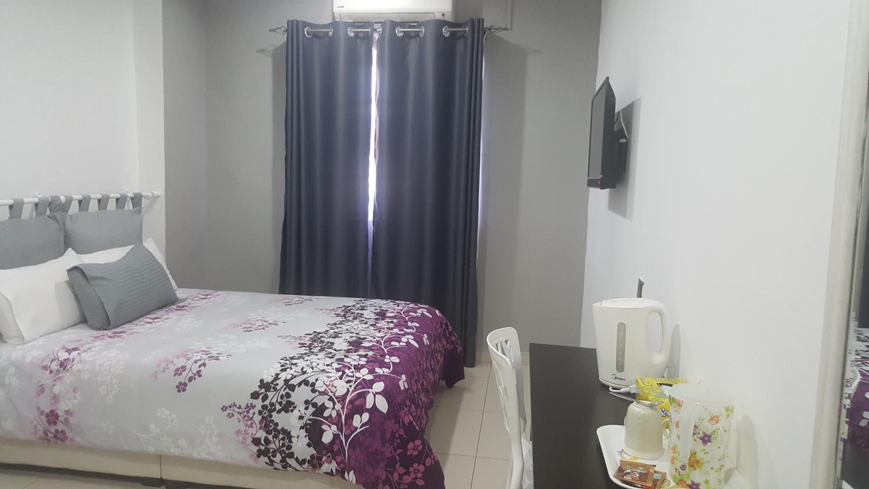 Deluxe Queen Room - Photo 2