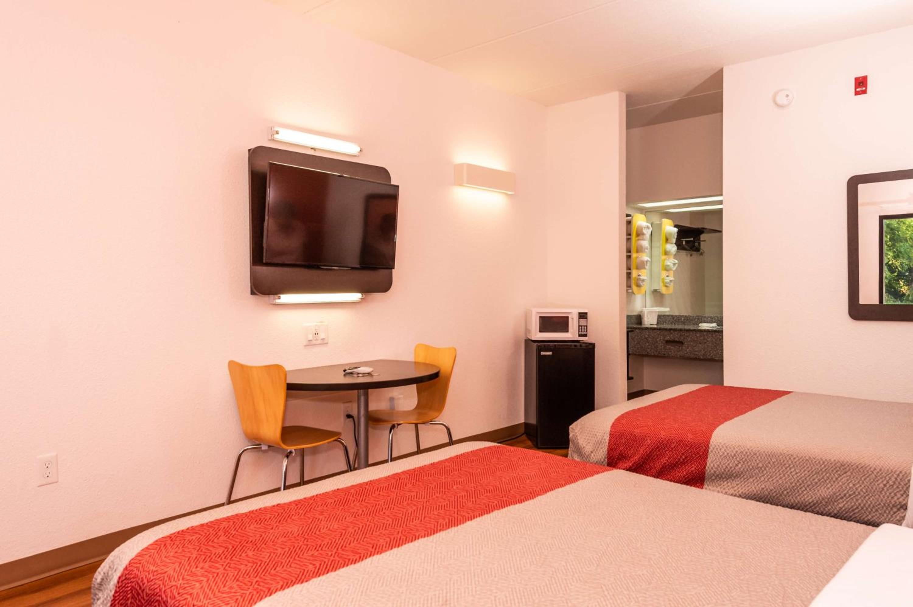 Deluxe Quadruple Room - Non-Smoking - Photo 1