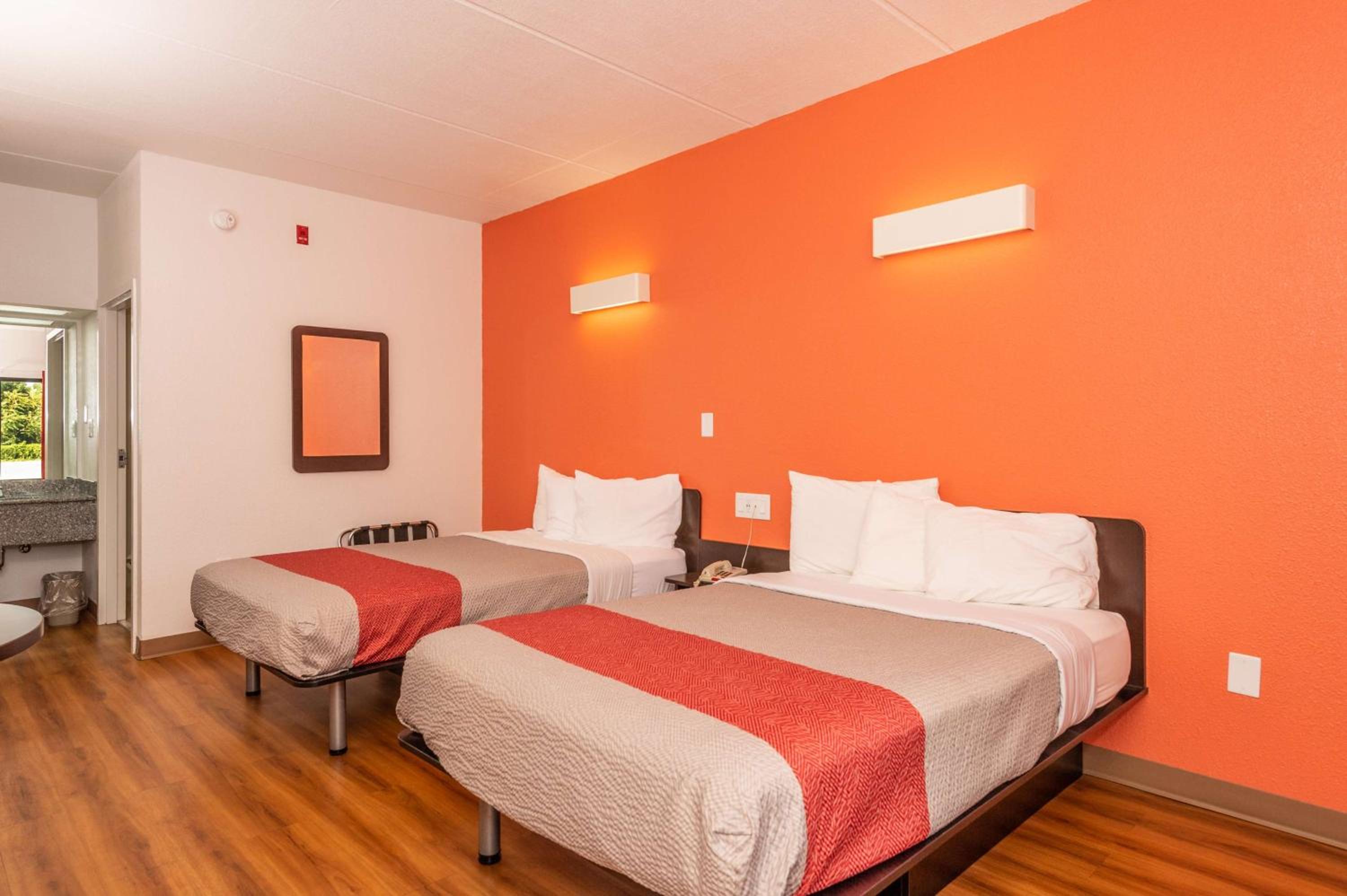 Deluxe Quadruple Room - Non-Smoking - Photo 3