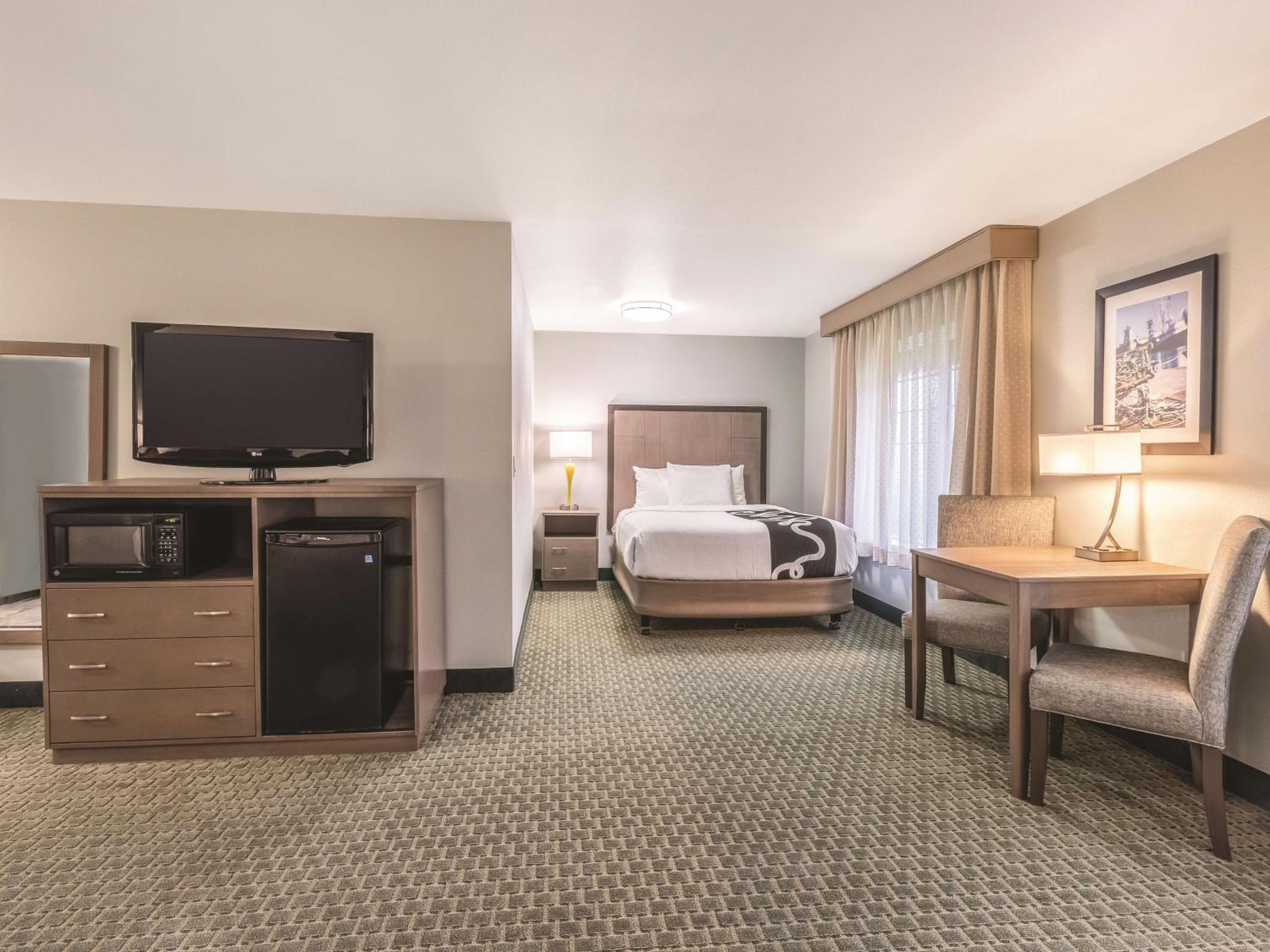 King Suite - Photo 1