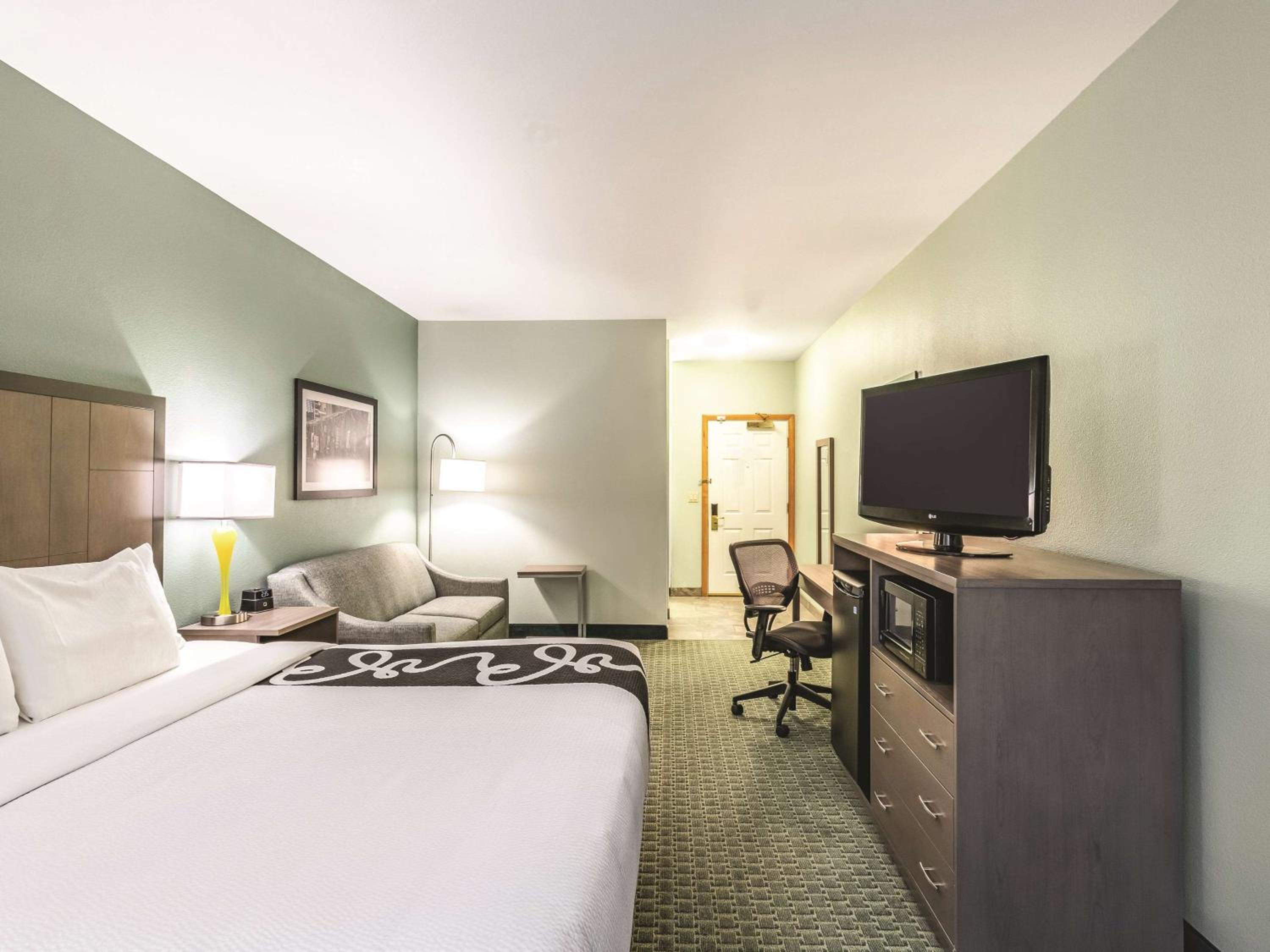 King Suite - Photo 8