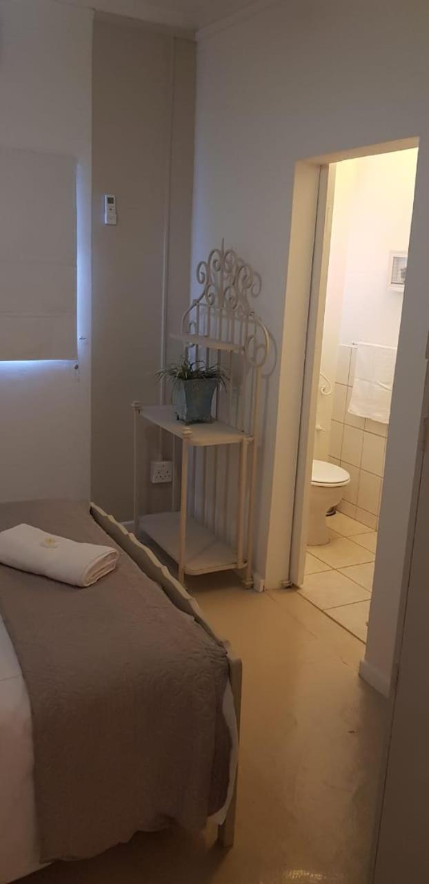 Deluxe Double Room (2 Adults + 1 Child) - Photo 1