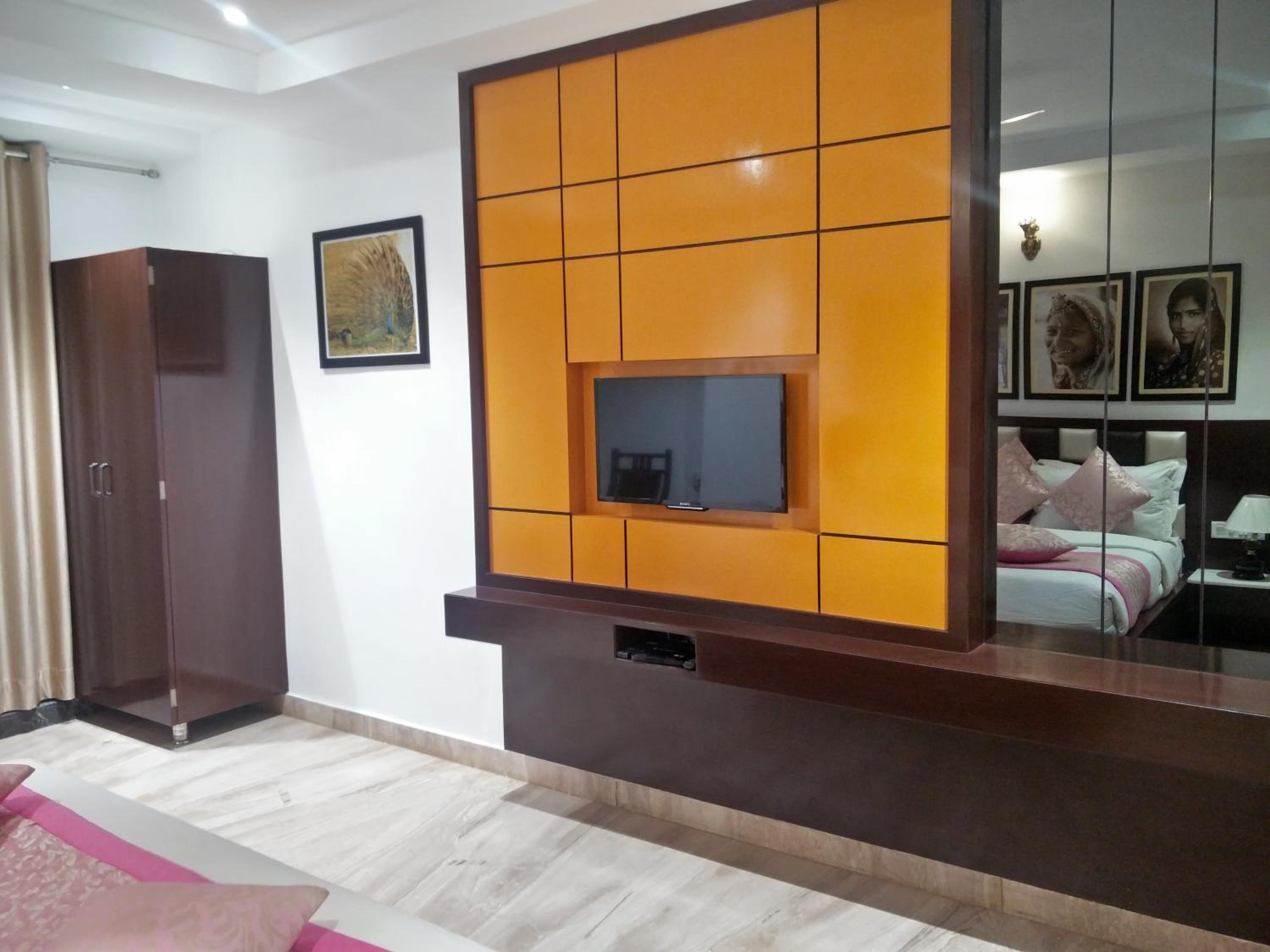 Deluxe Room - Photo 19