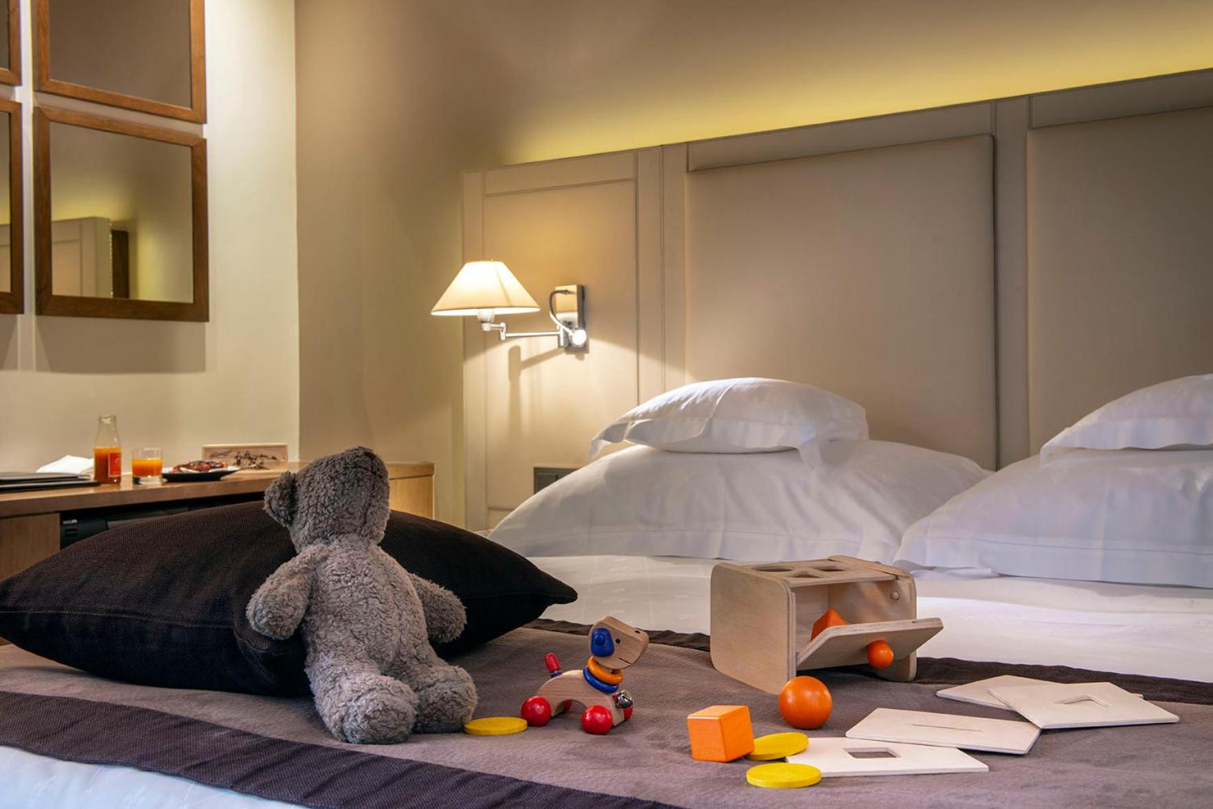 Deluxe Room - Photo 9