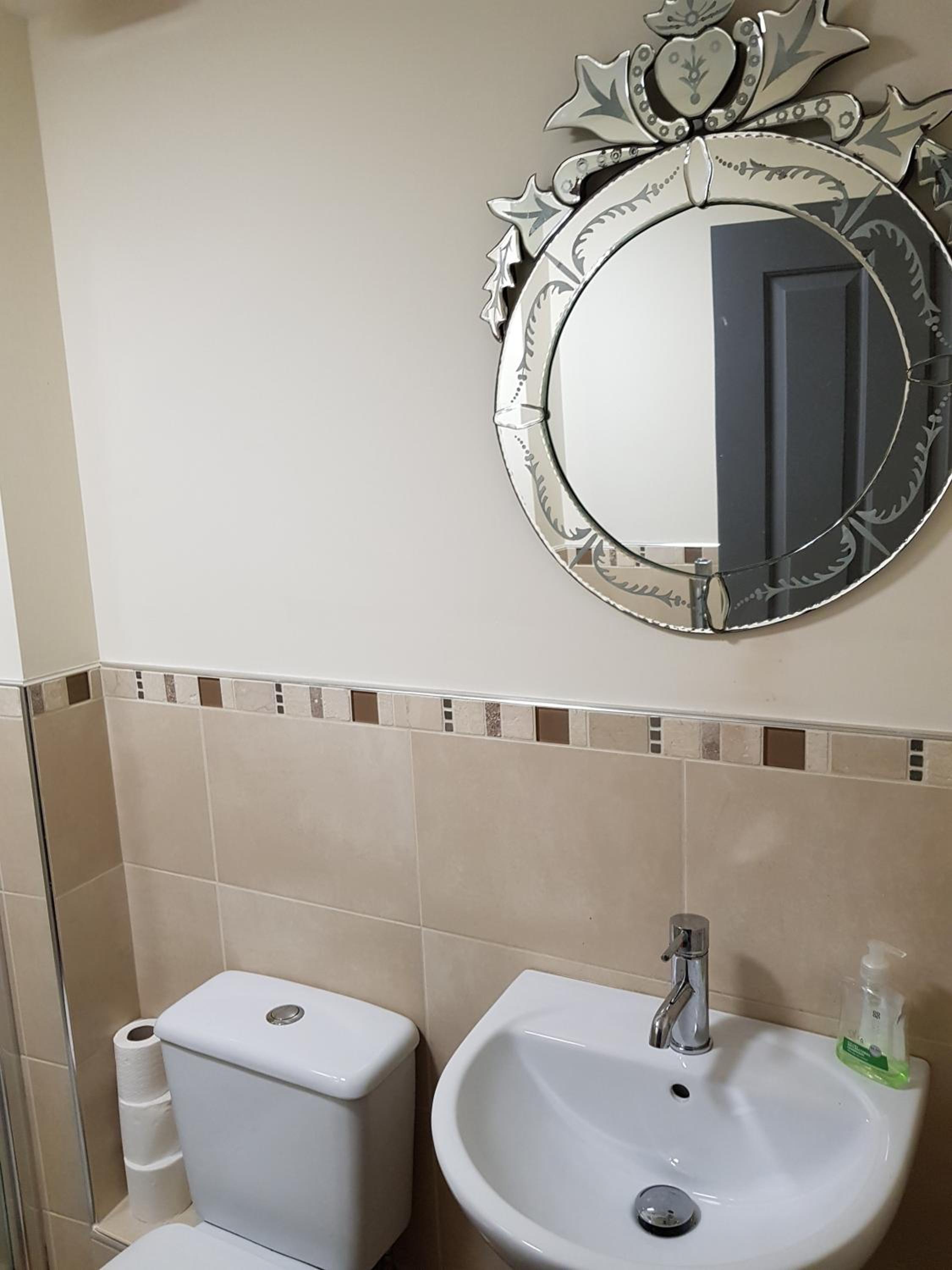 One-Bedroom Apartment - Photo 8