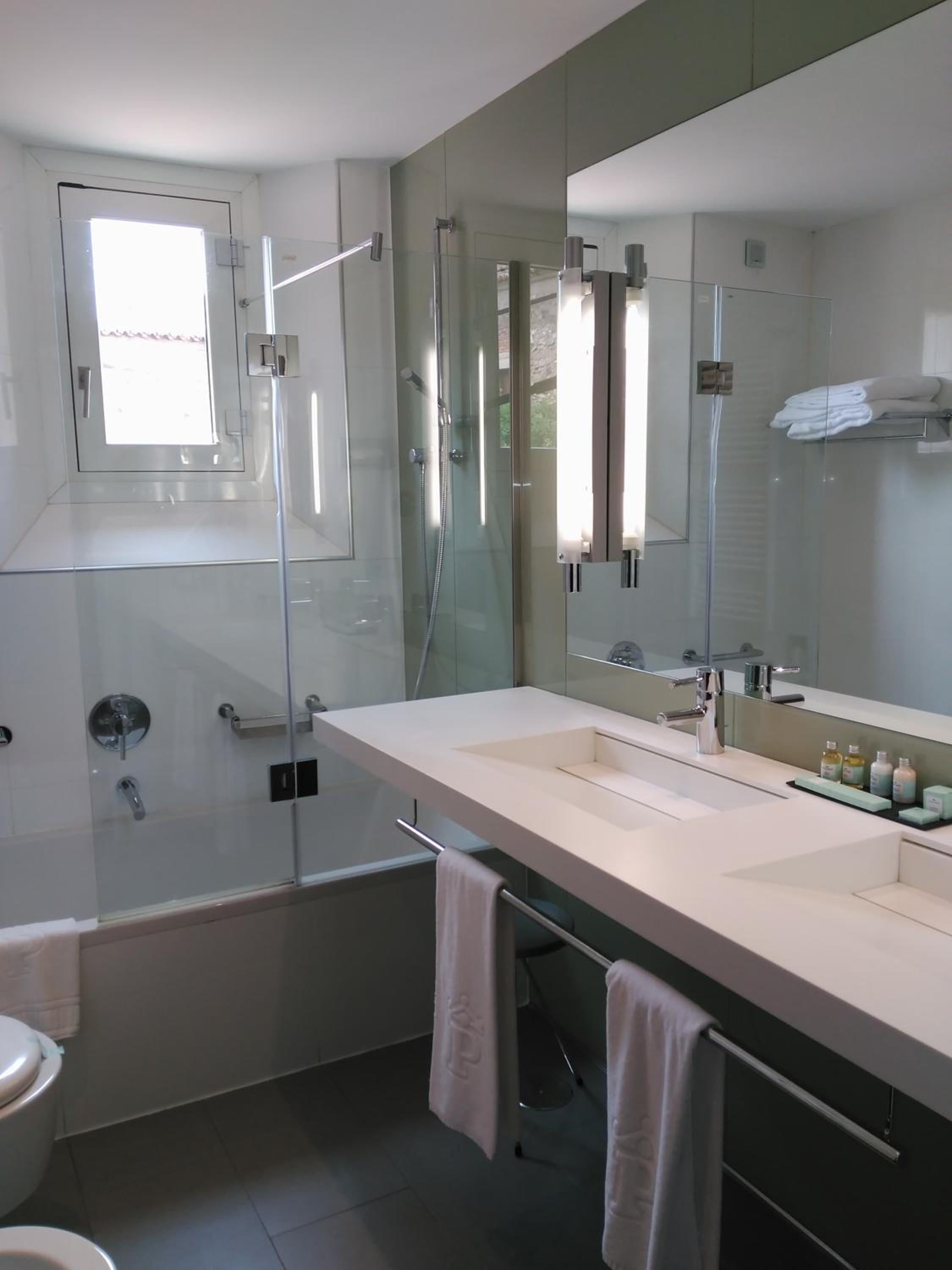 Standard Twin Room photo 2