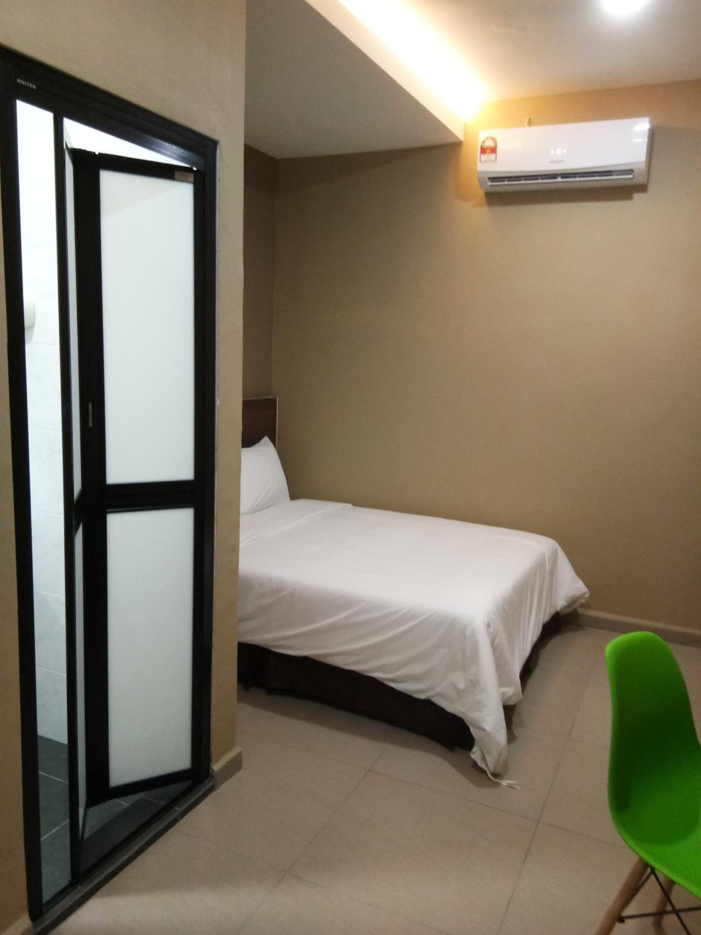 Superior Room (No Window) photo 3