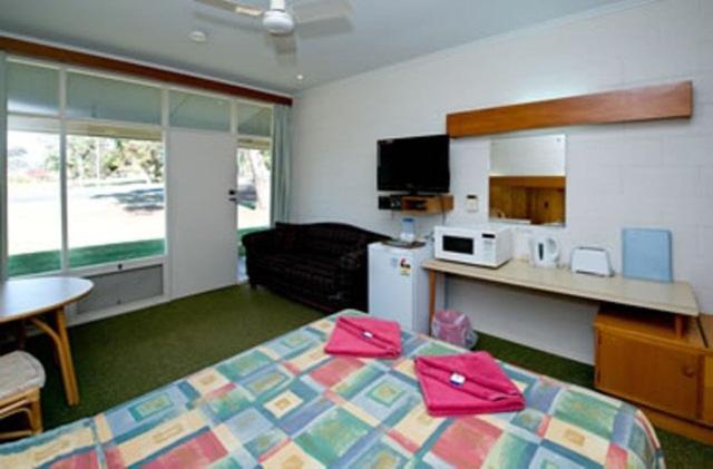 Standard Double Room with Lake View photo 2