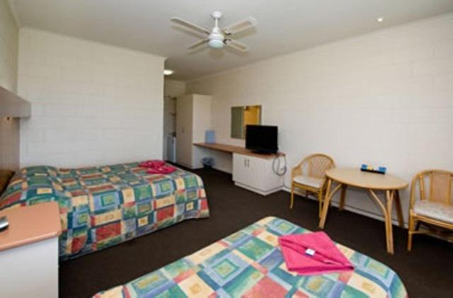 Standard Double Room with Lake View photo 3