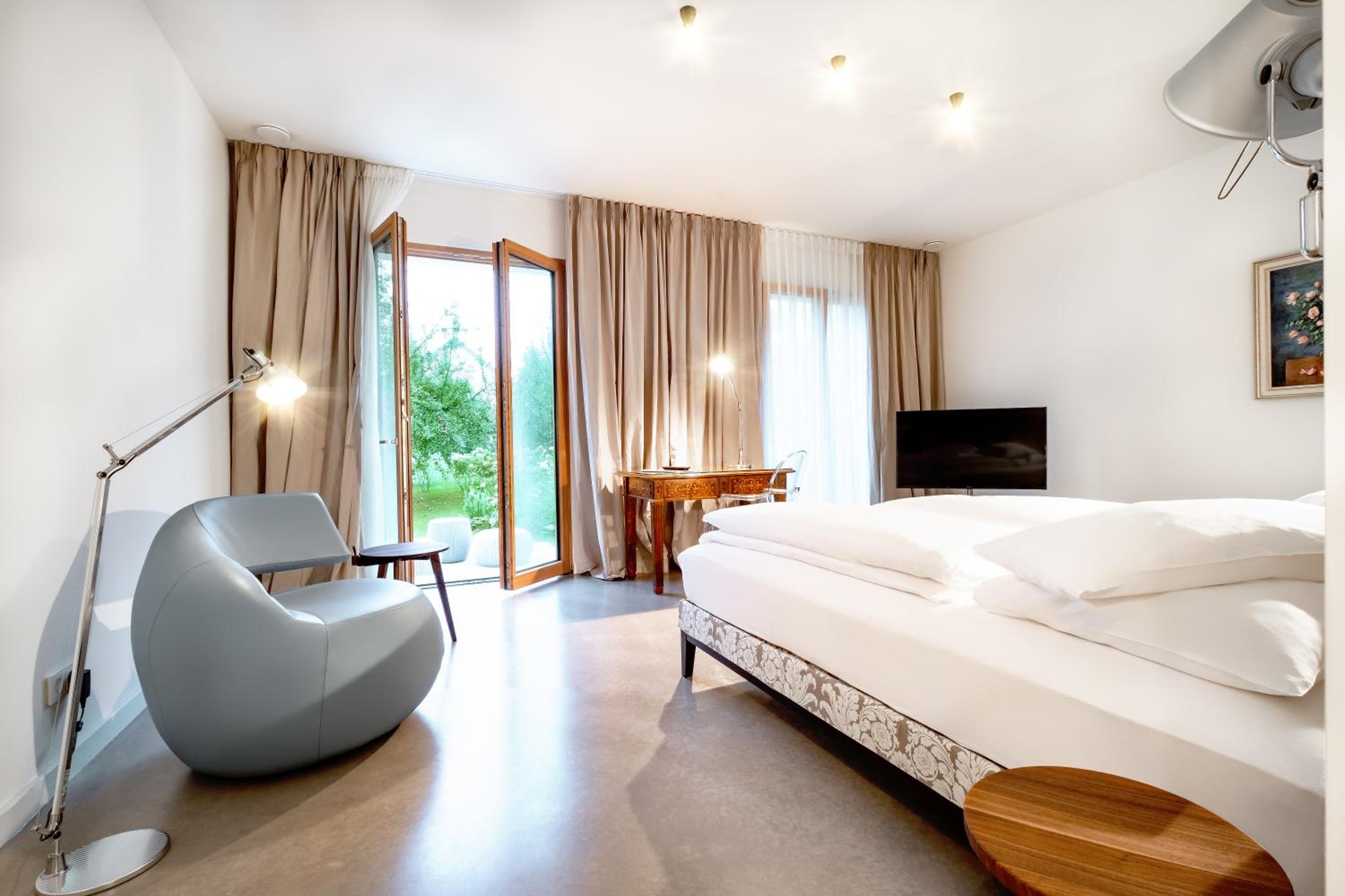 Deluxe Double Room with Garden View - Photo 10