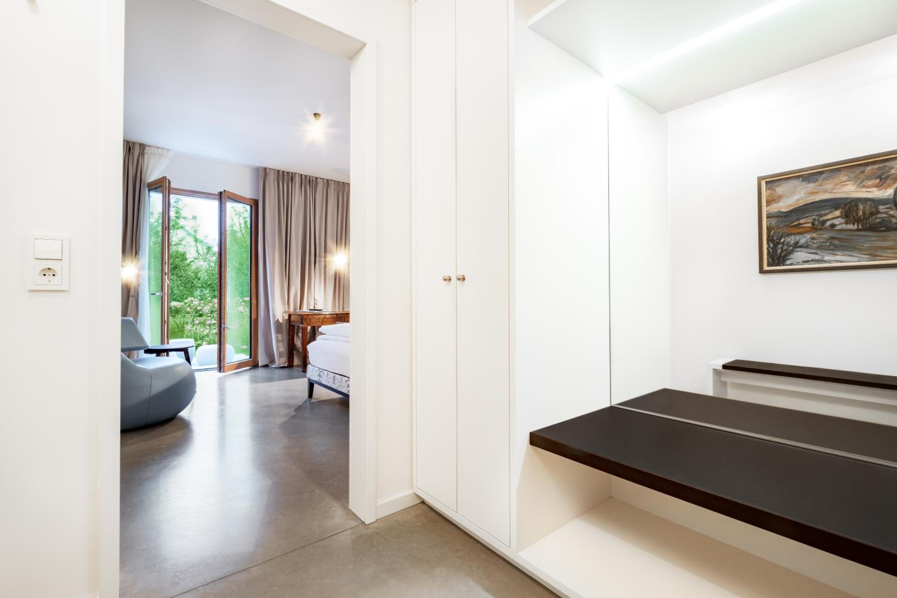 Deluxe Double Room with Garden View - Photo 13