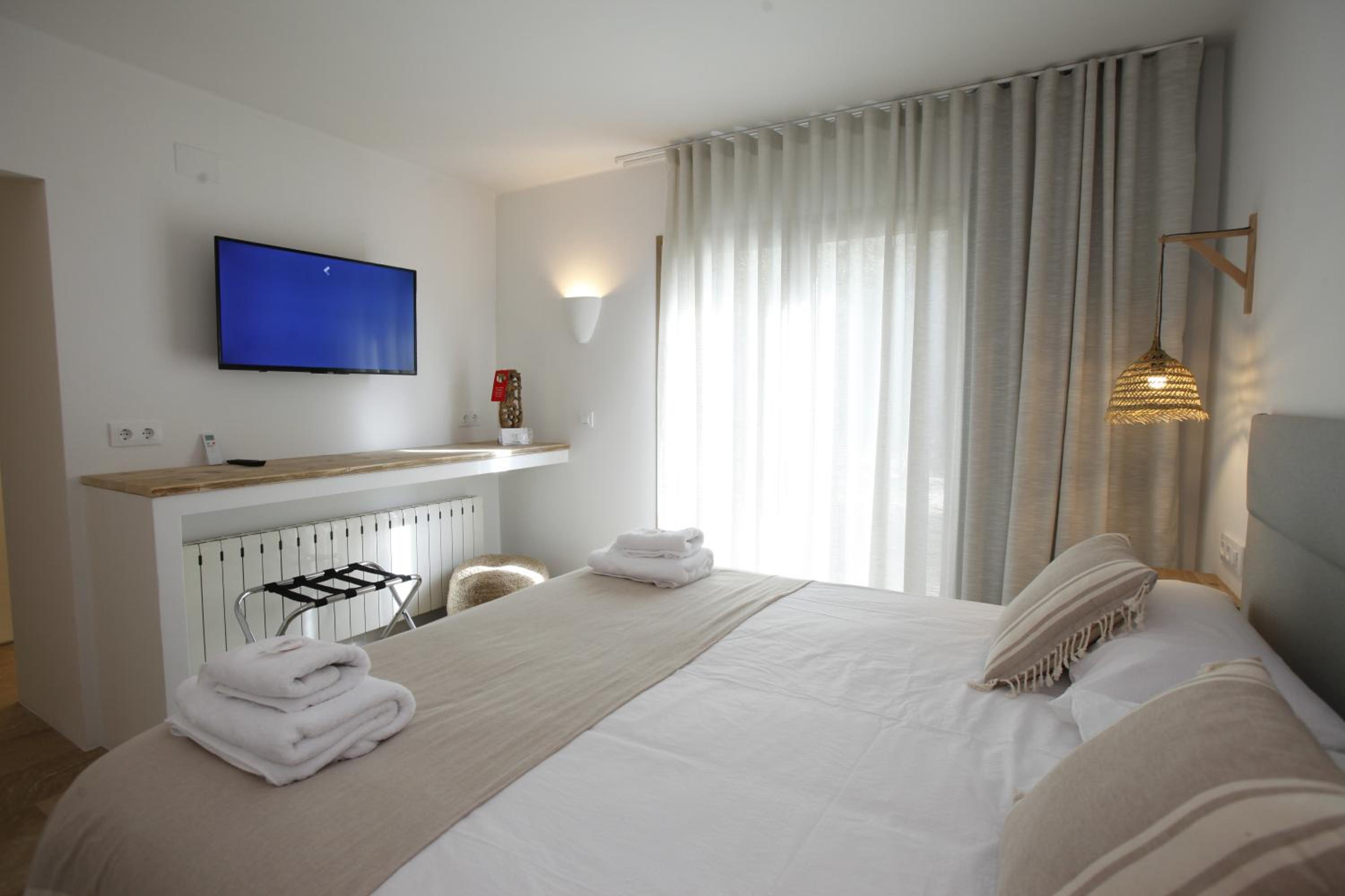 Deluxe Double or Twin Room photo 2
