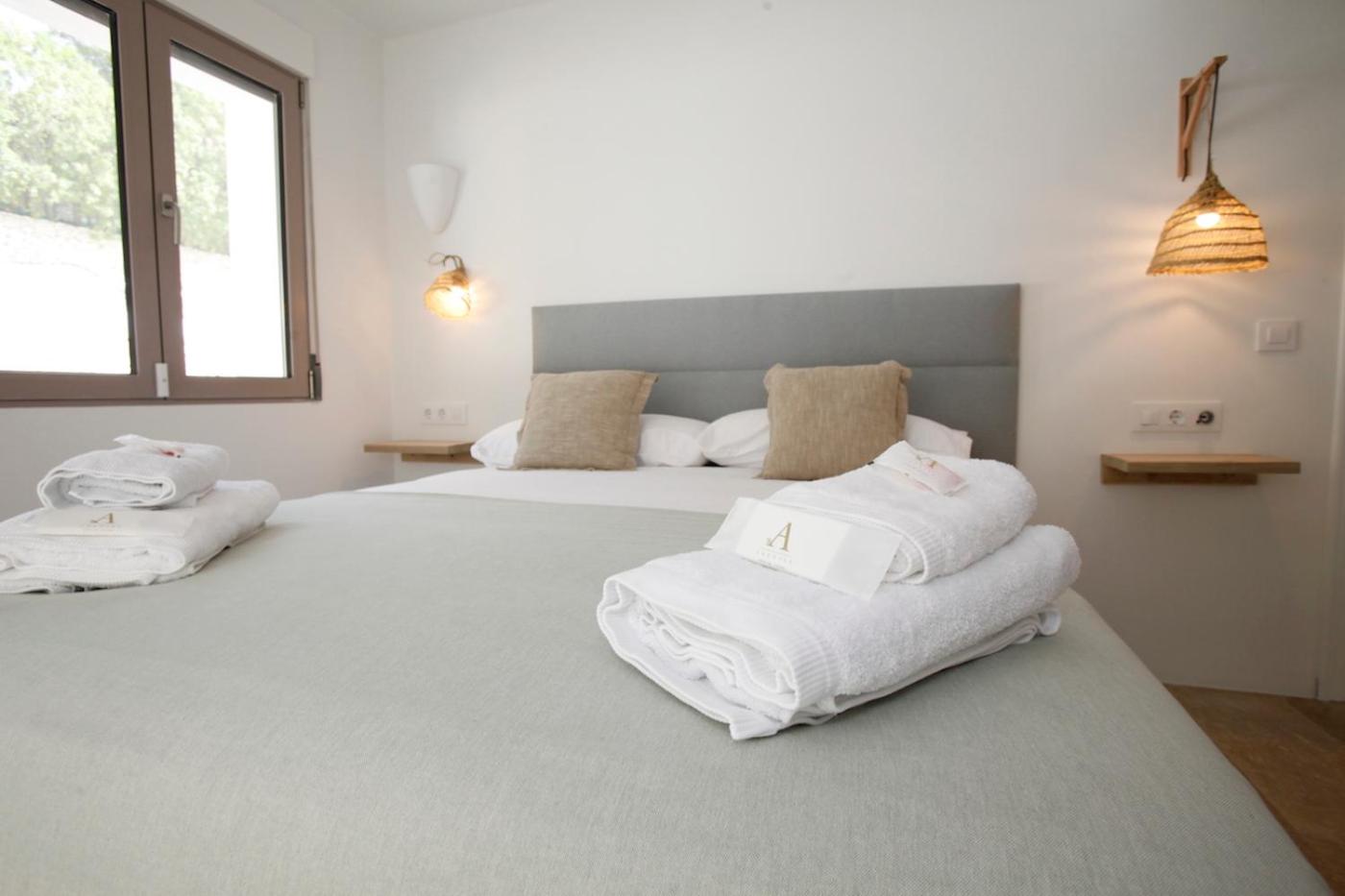 Habitación King con vista a la piscina