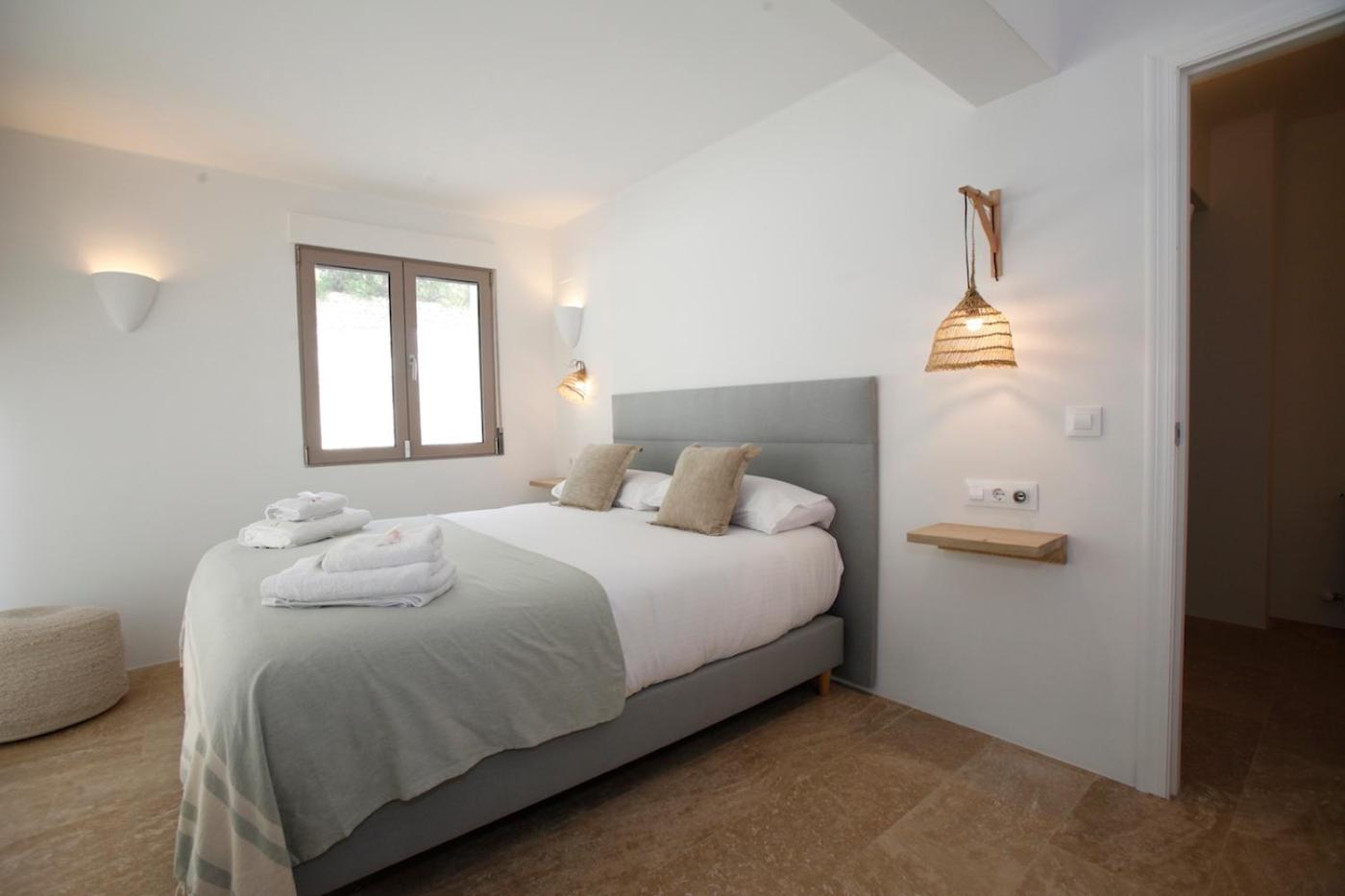 King Room with Pool View photo 3