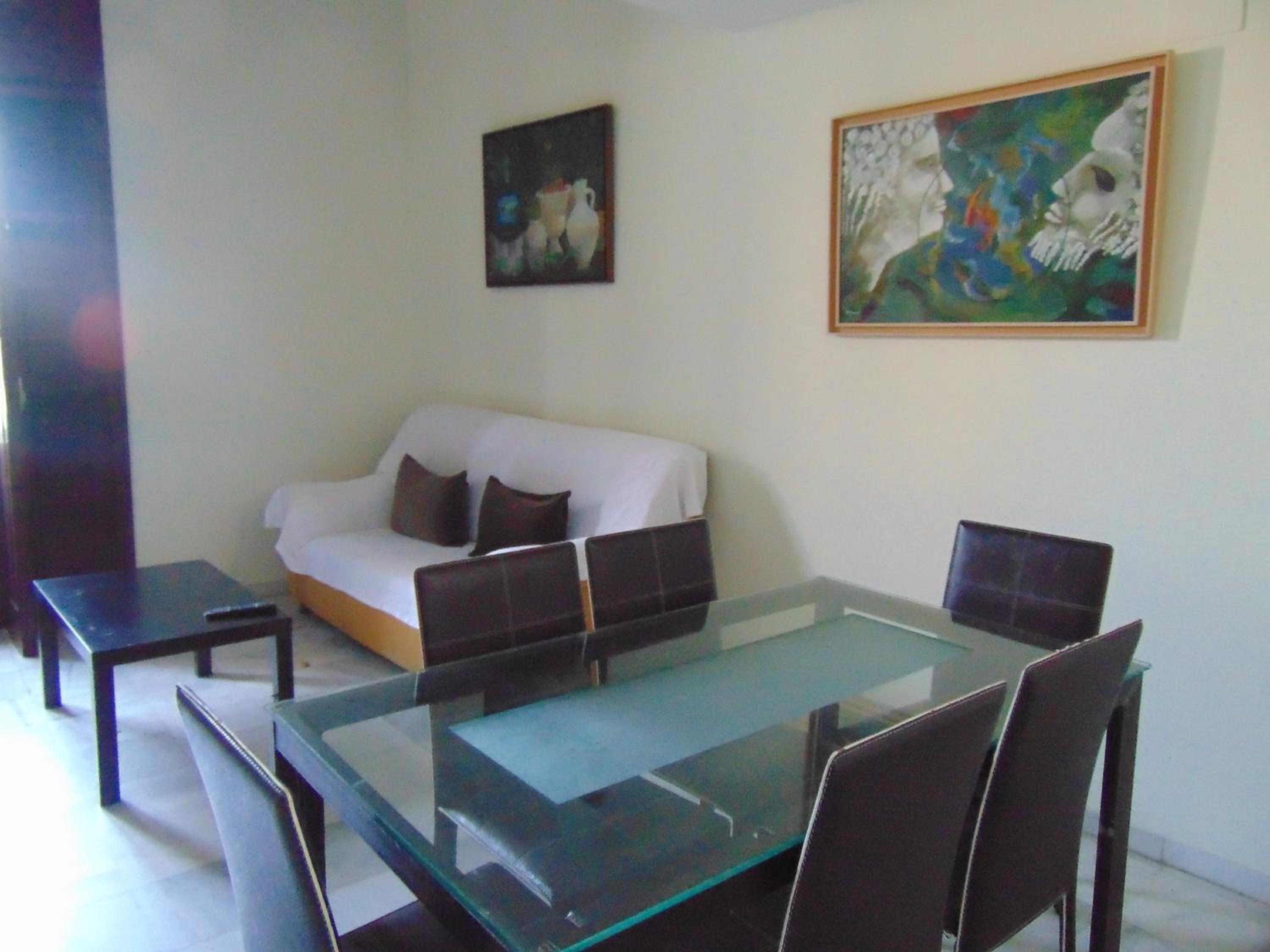 Three-Bedroom Superior Apartment - Photo 3