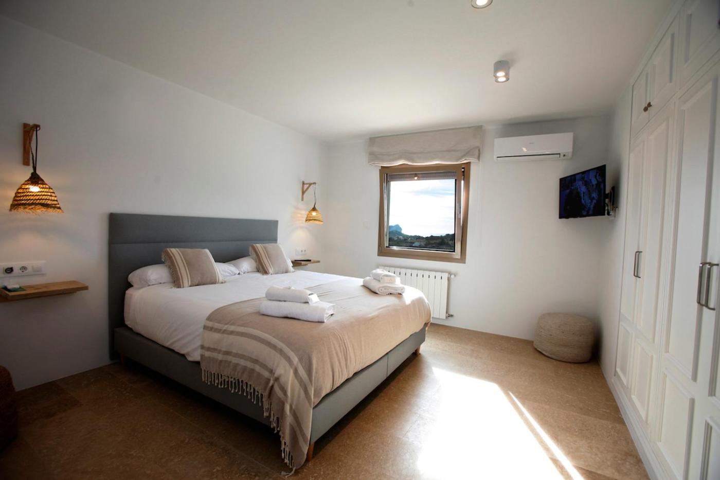 Deluxe King Room photo 3