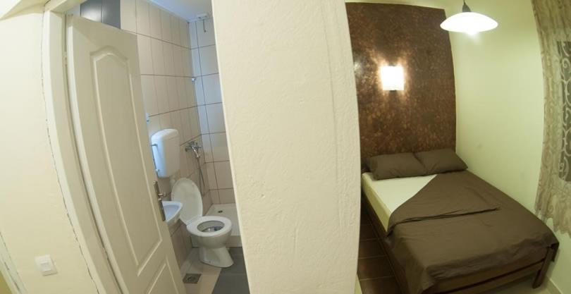 Deluxe Double Room with Shower photo 1