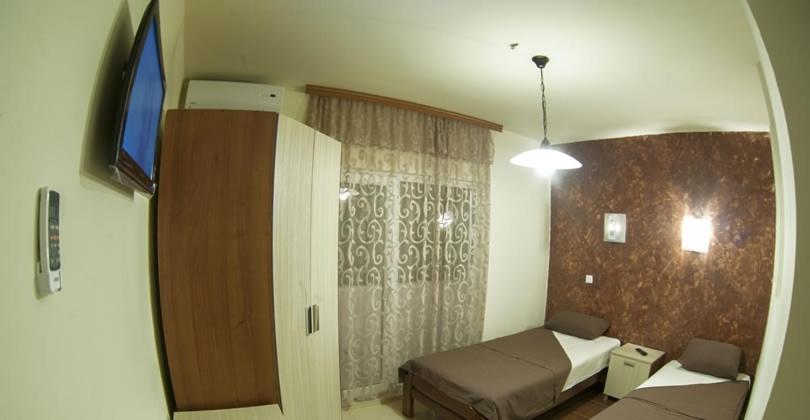 Twin Room with Bathroom photo 1