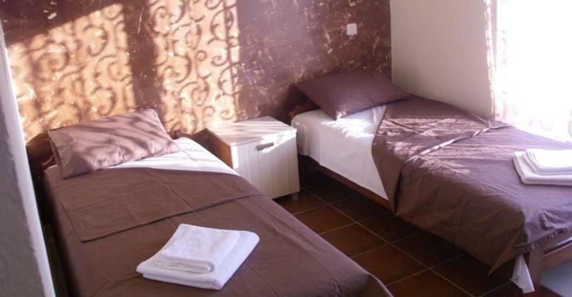 Twin Room with Bathroom photo 3
