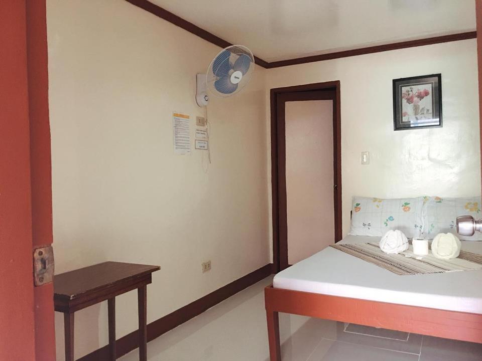 Standard Double Room - Photo 7
