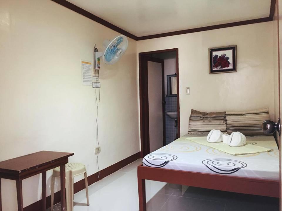 Standard Double Room - Photo 4