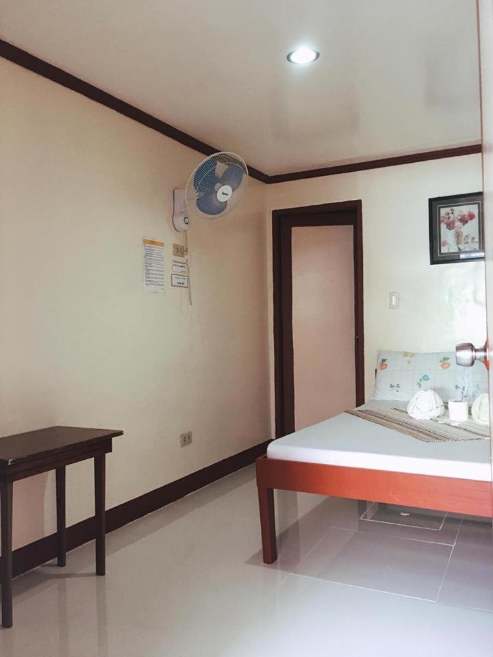 Standard Double Room - Photo 3