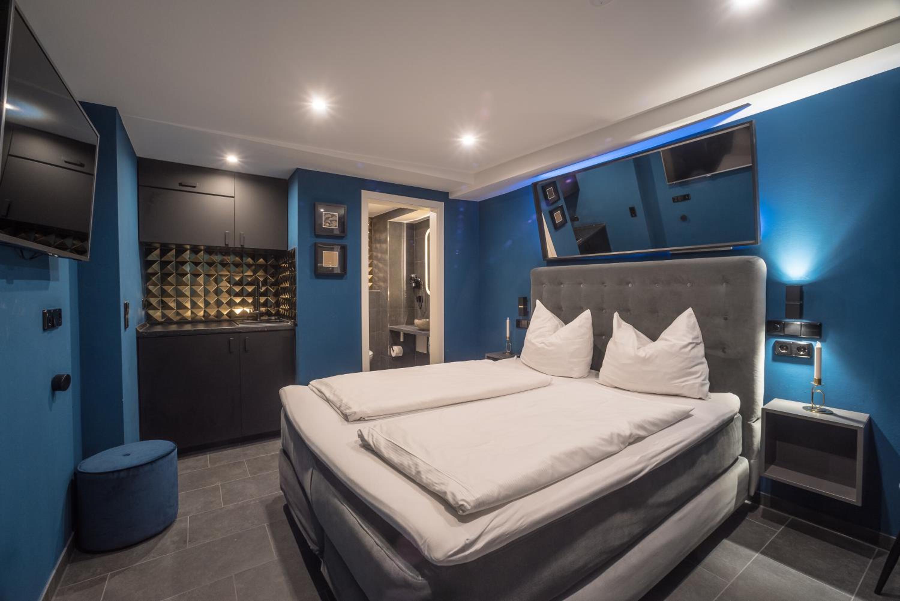 Studio Apartment photo 1