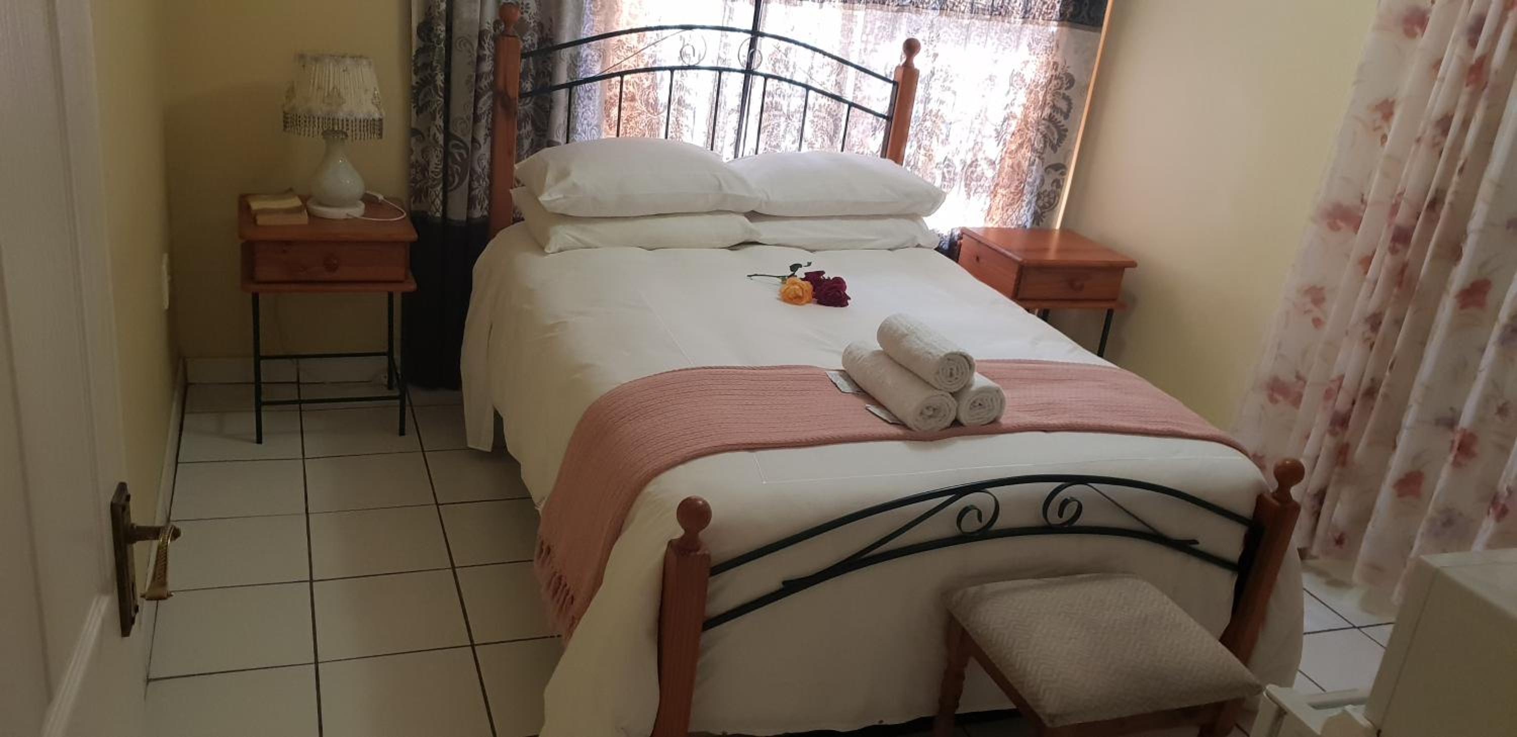 Budget Double Room photo 3