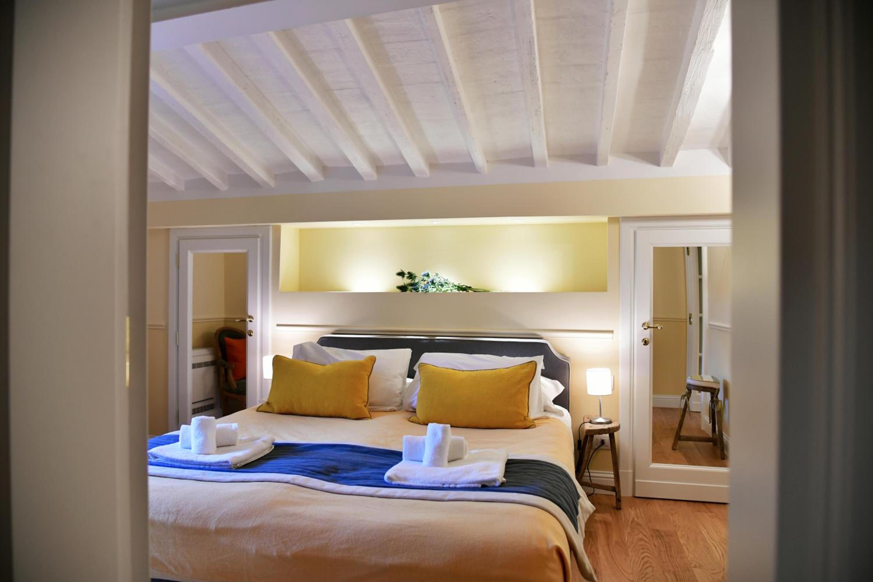 Luxury Apartment with Terrace photo 2