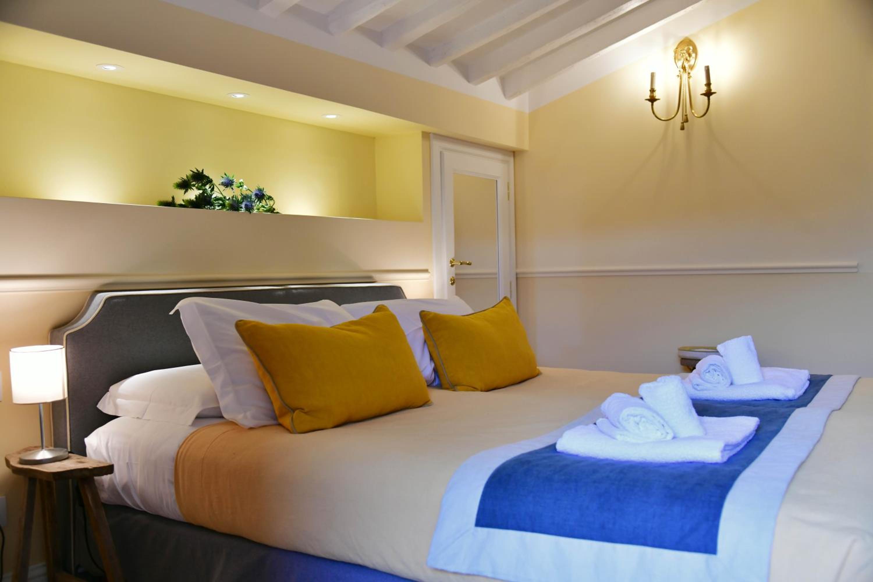 Luxury Apartment with Terrace photo 3