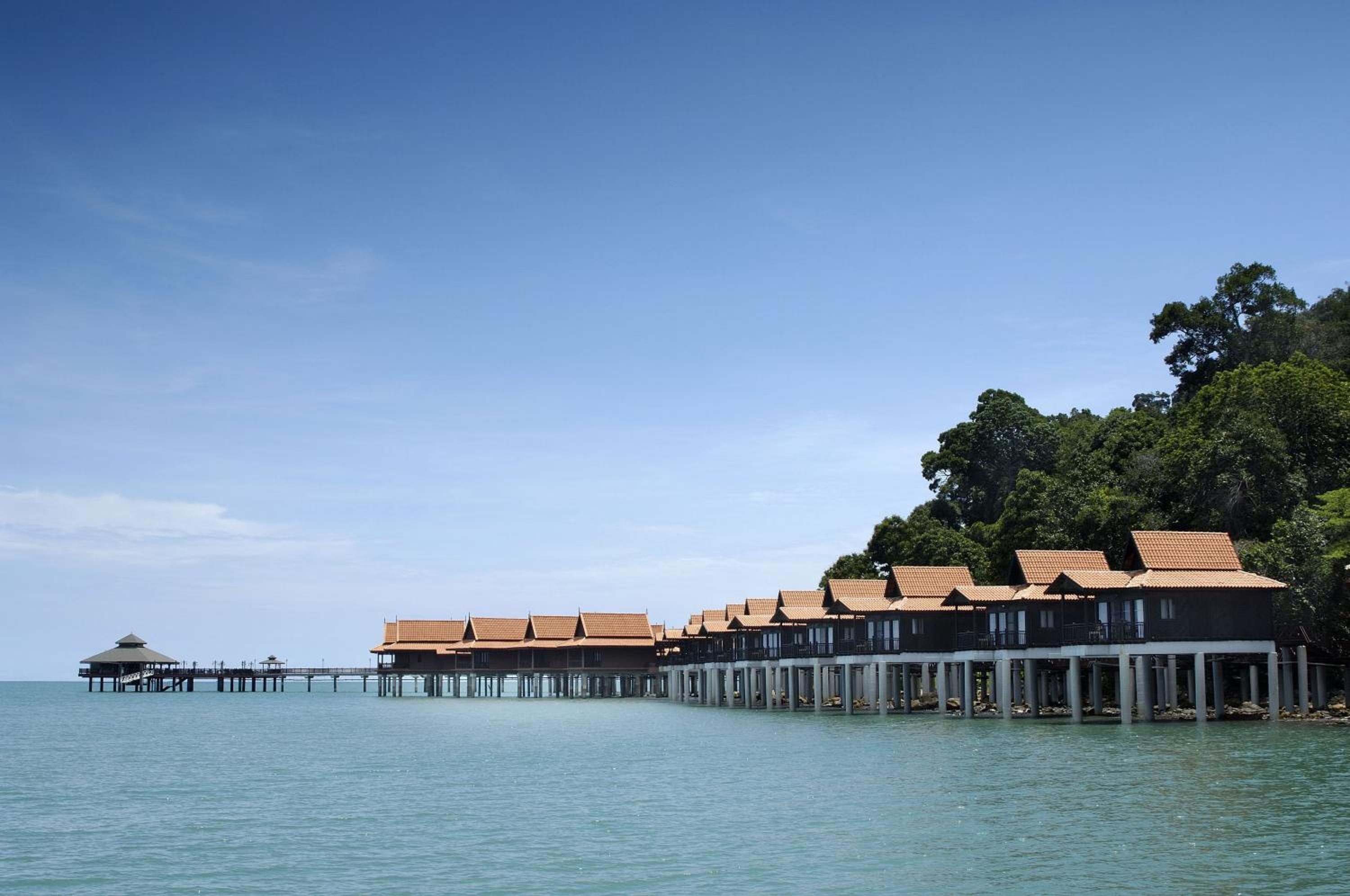 Premier Chalet On Water - Photo 16
