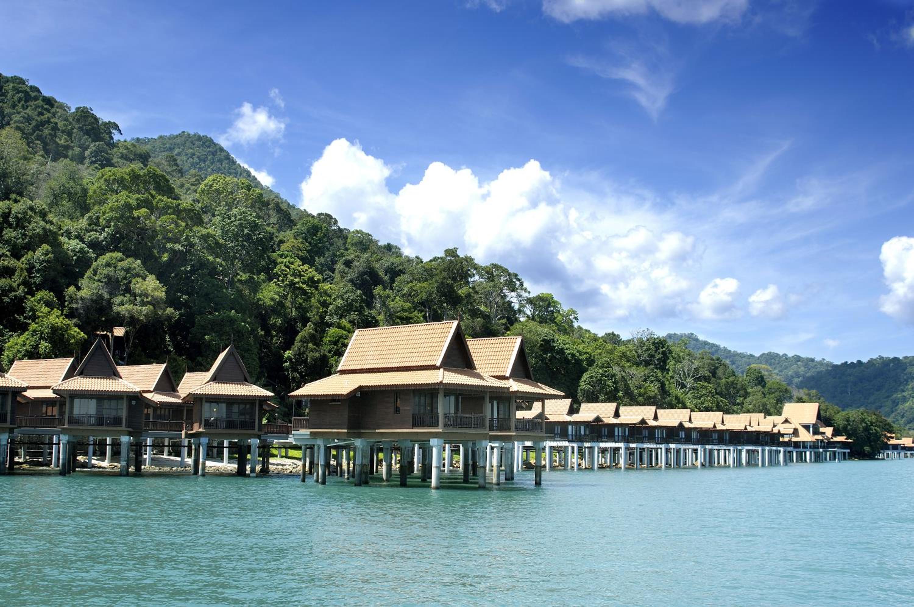 Premier Chalet On Water - Photo 14
